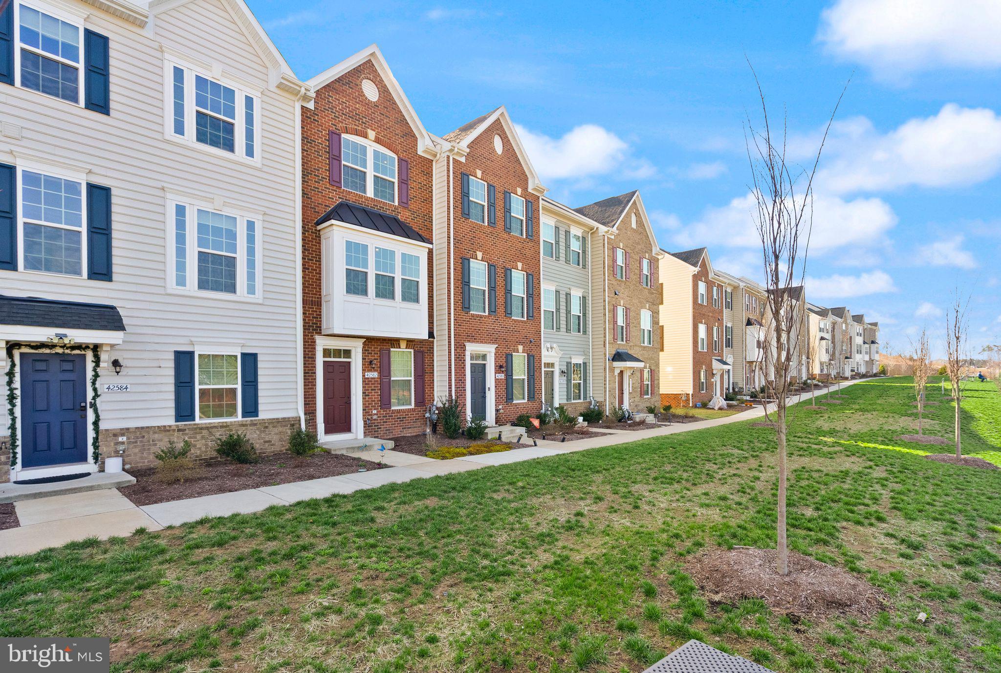 ARCOLA TOWN CENTER - Residential