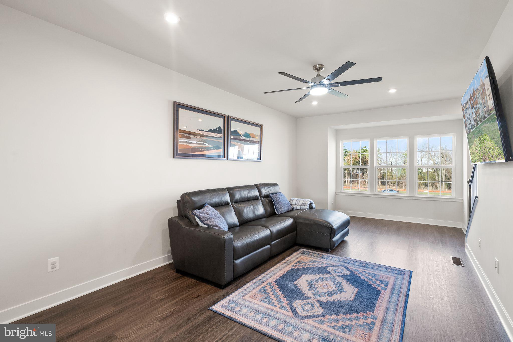 ARCOLA TOWN CENTER - Residential