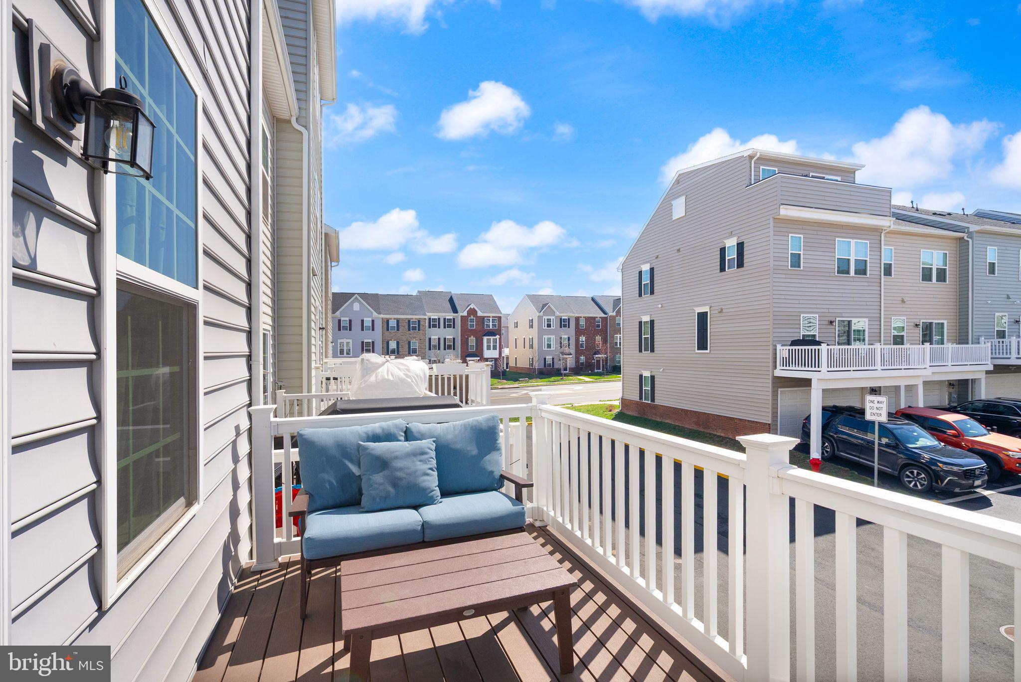 ARCOLA TOWN CENTER - Residential