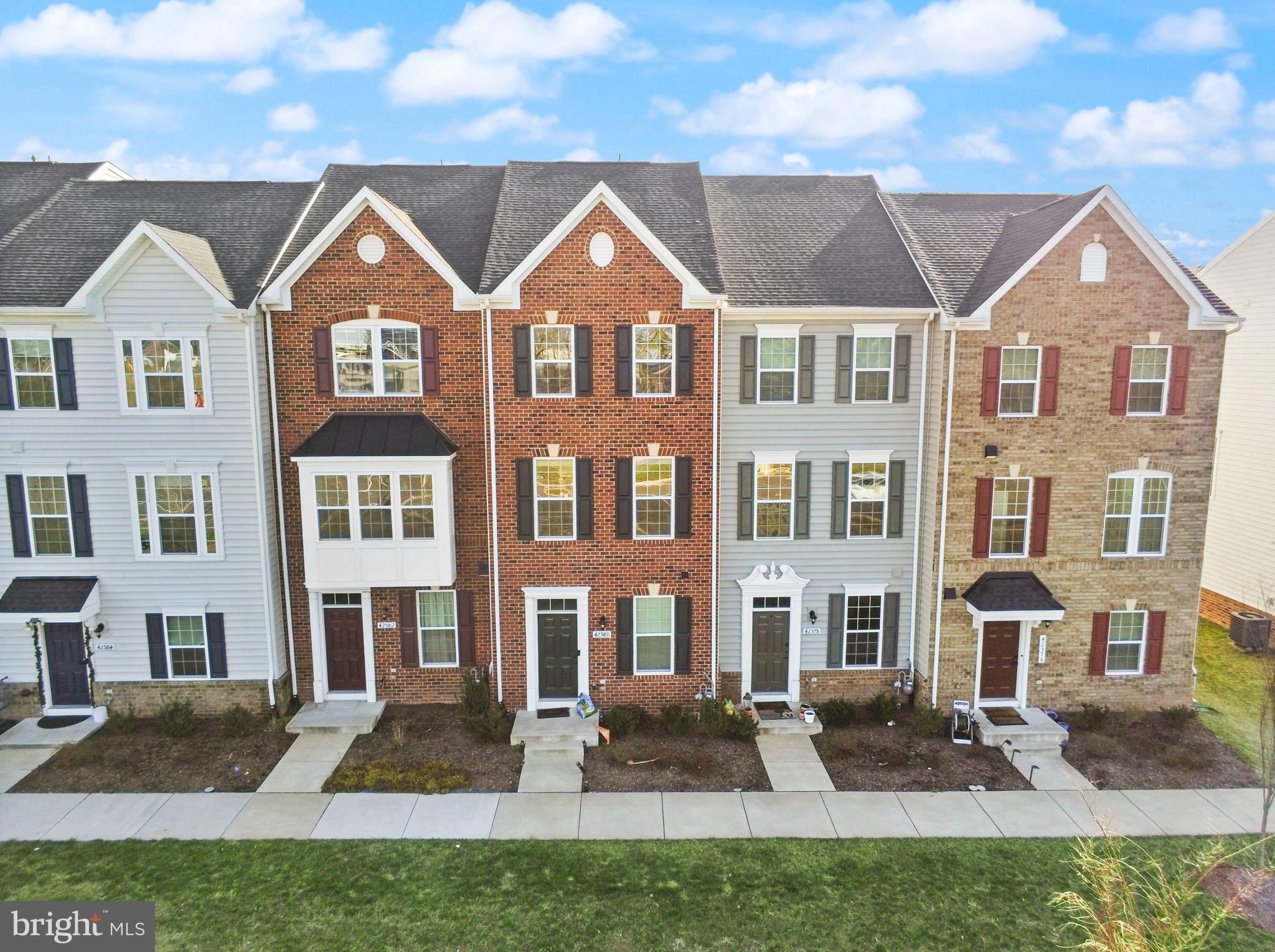 ARCOLA TOWN CENTER - Residential