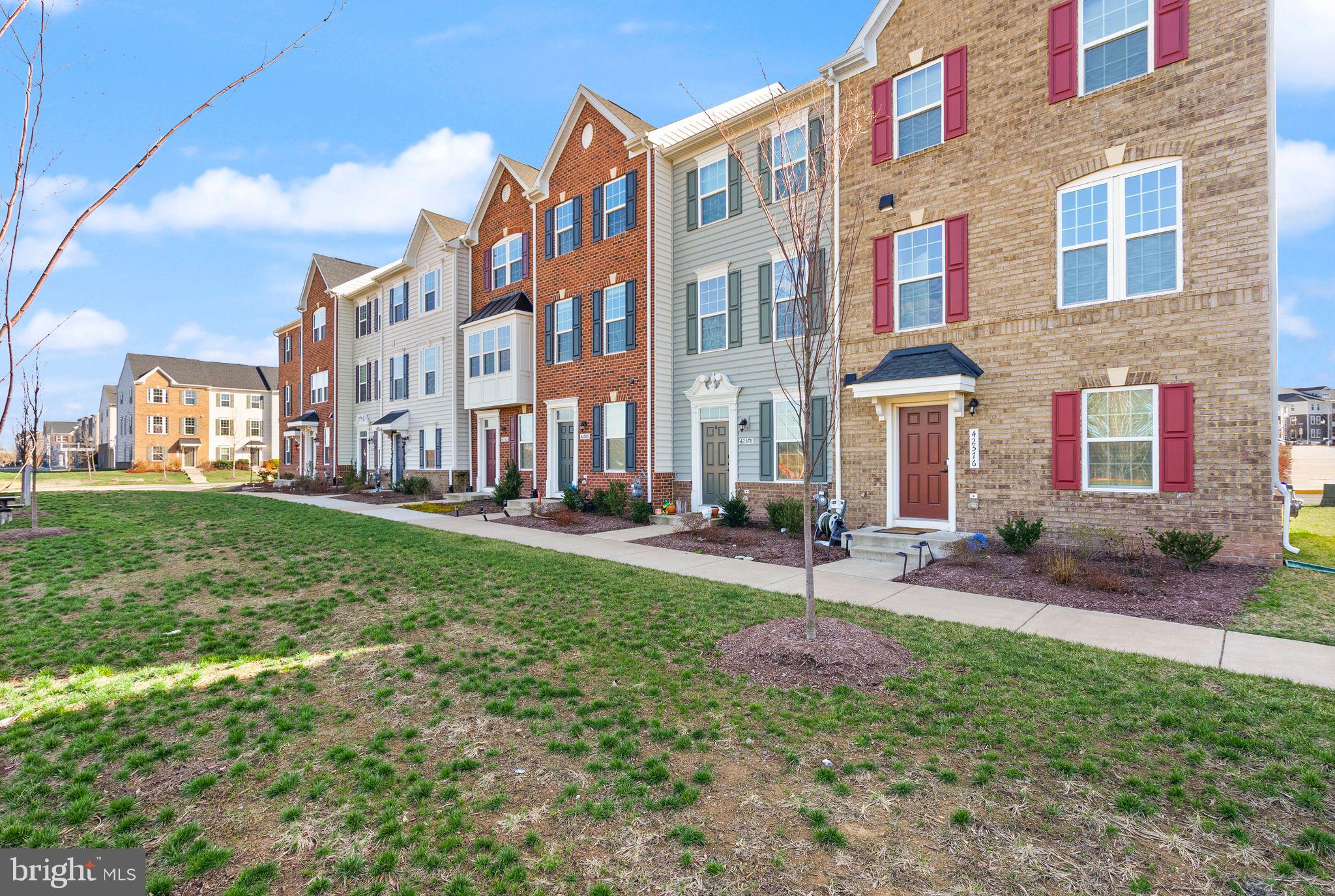 ARCOLA TOWN CENTER - Residential