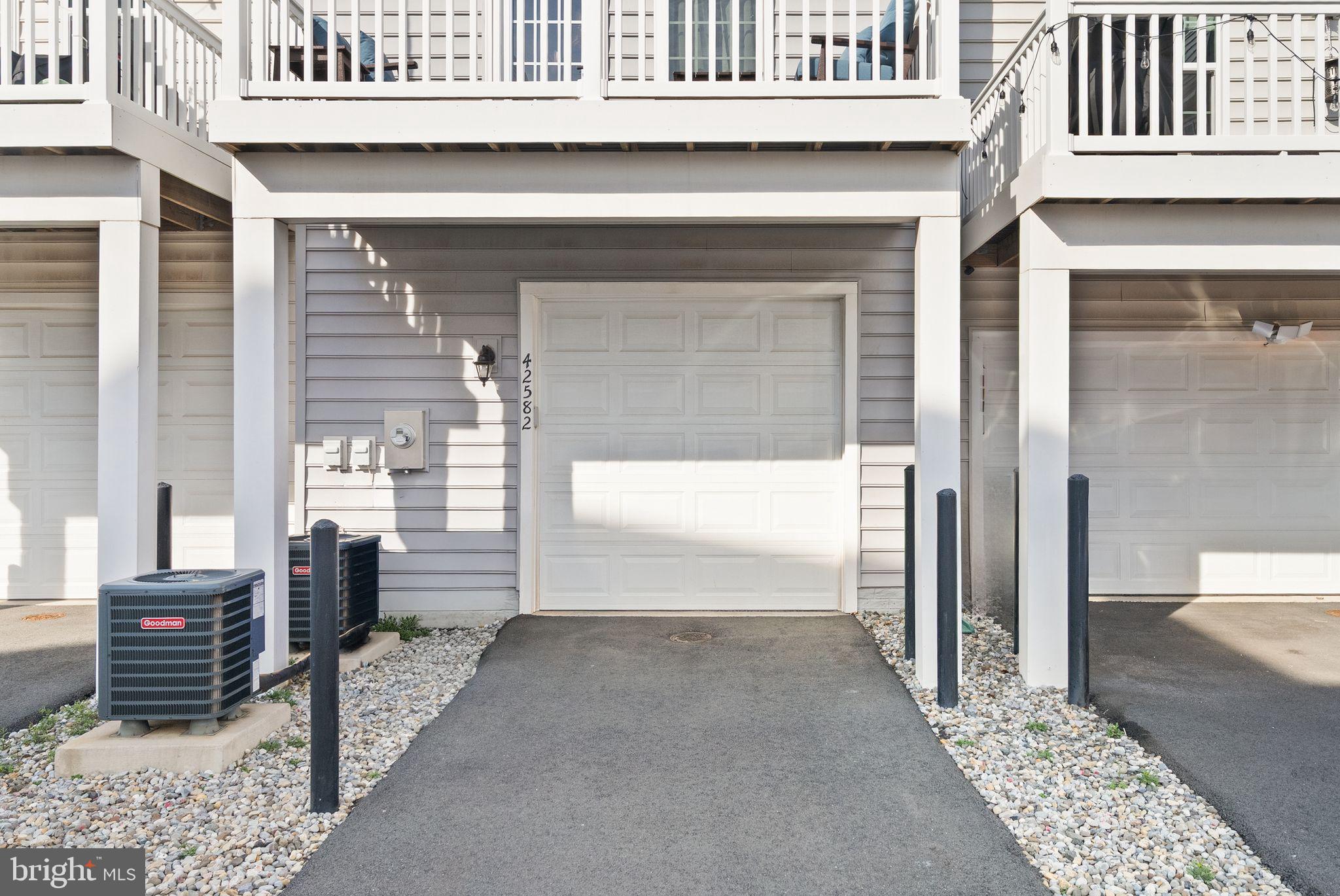 ARCOLA TOWN CENTER - Residential