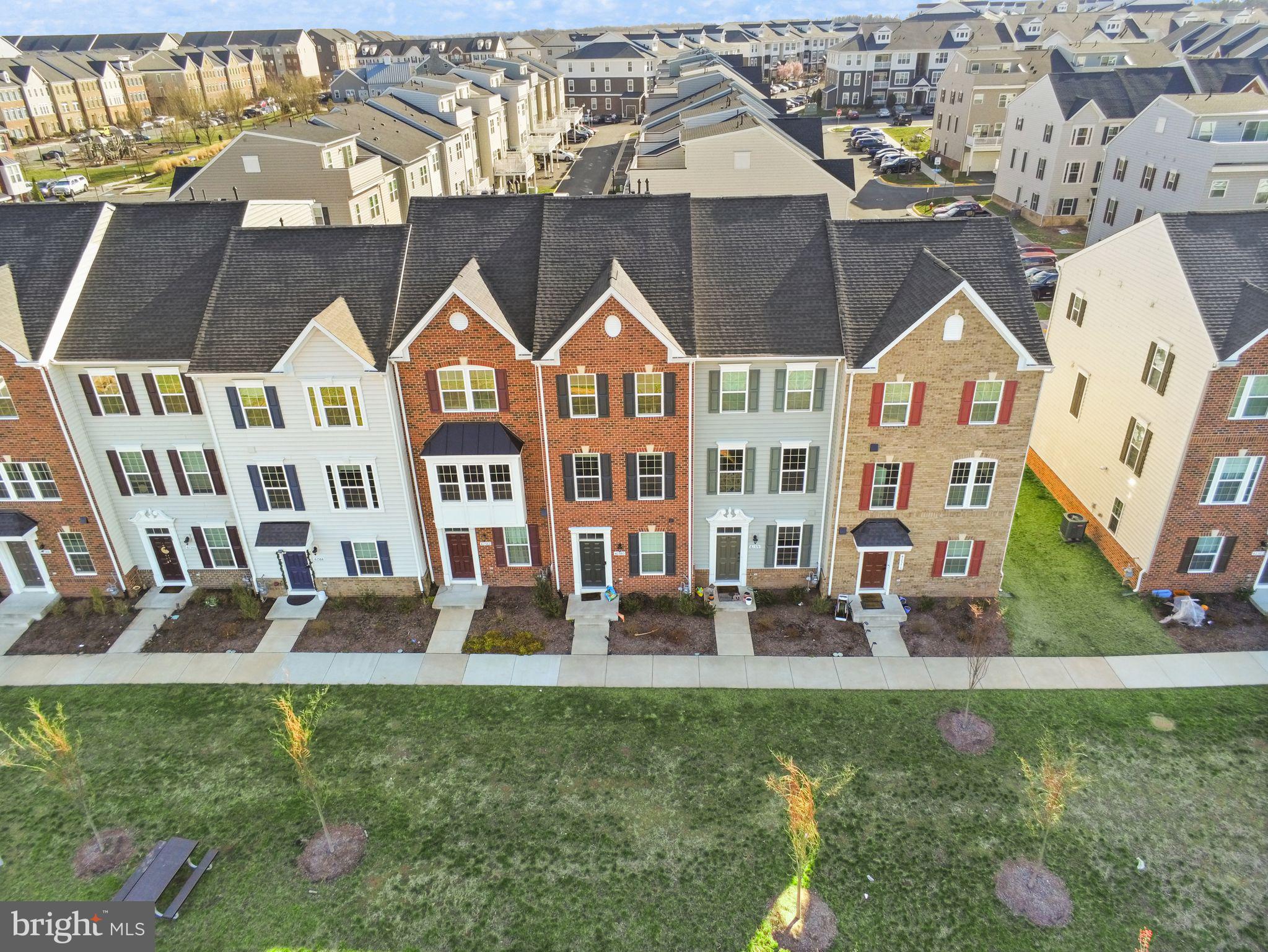 ARCOLA TOWN CENTER - Residential