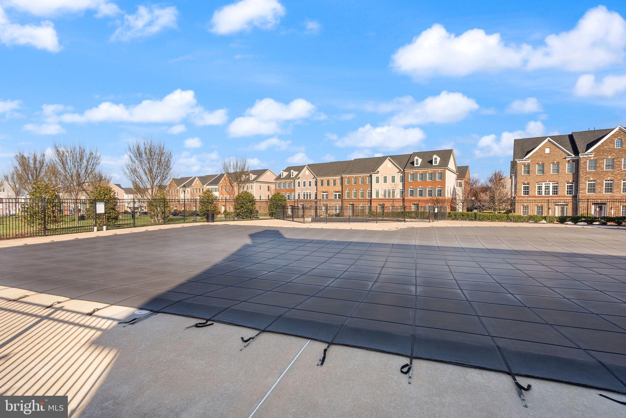 ARCOLA TOWN CENTER - Residential