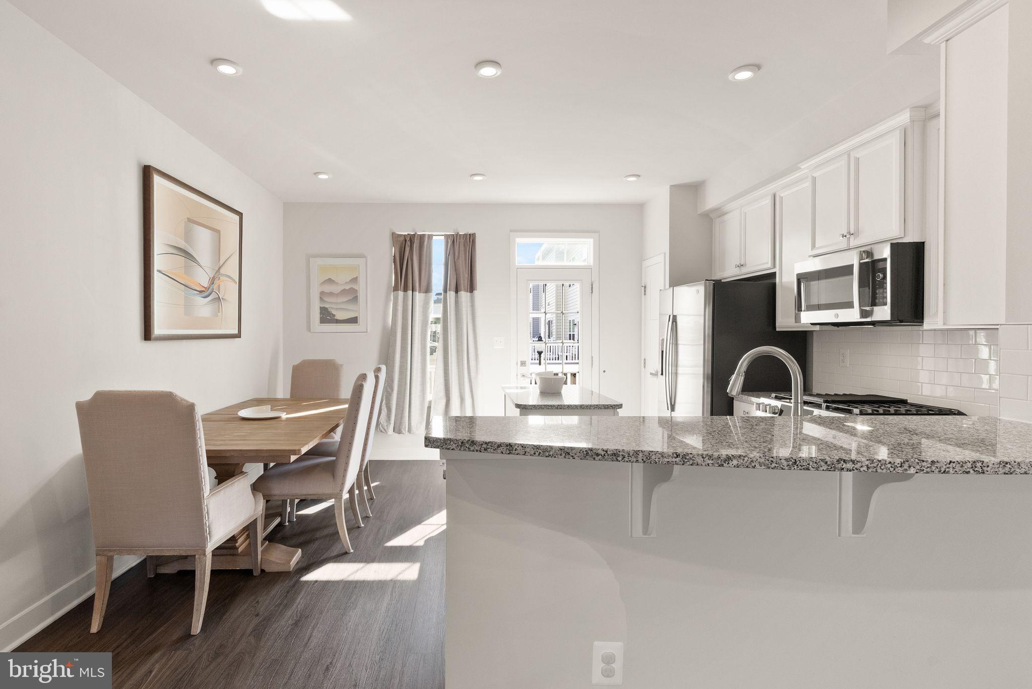 ARCOLA TOWN CENTER - Residential