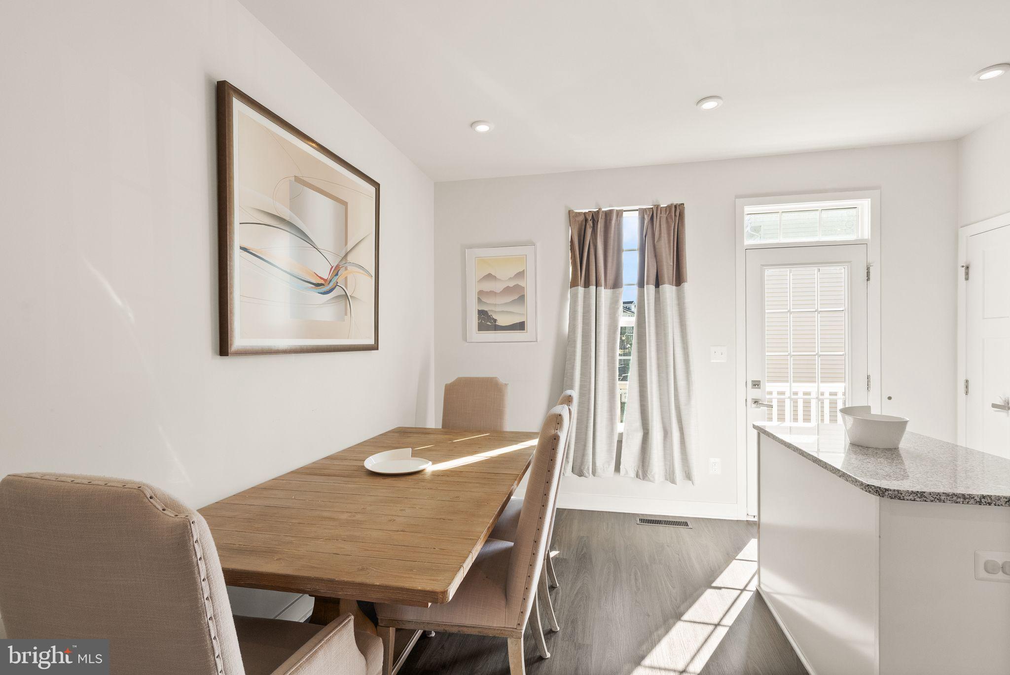 ARCOLA TOWN CENTER - Residential