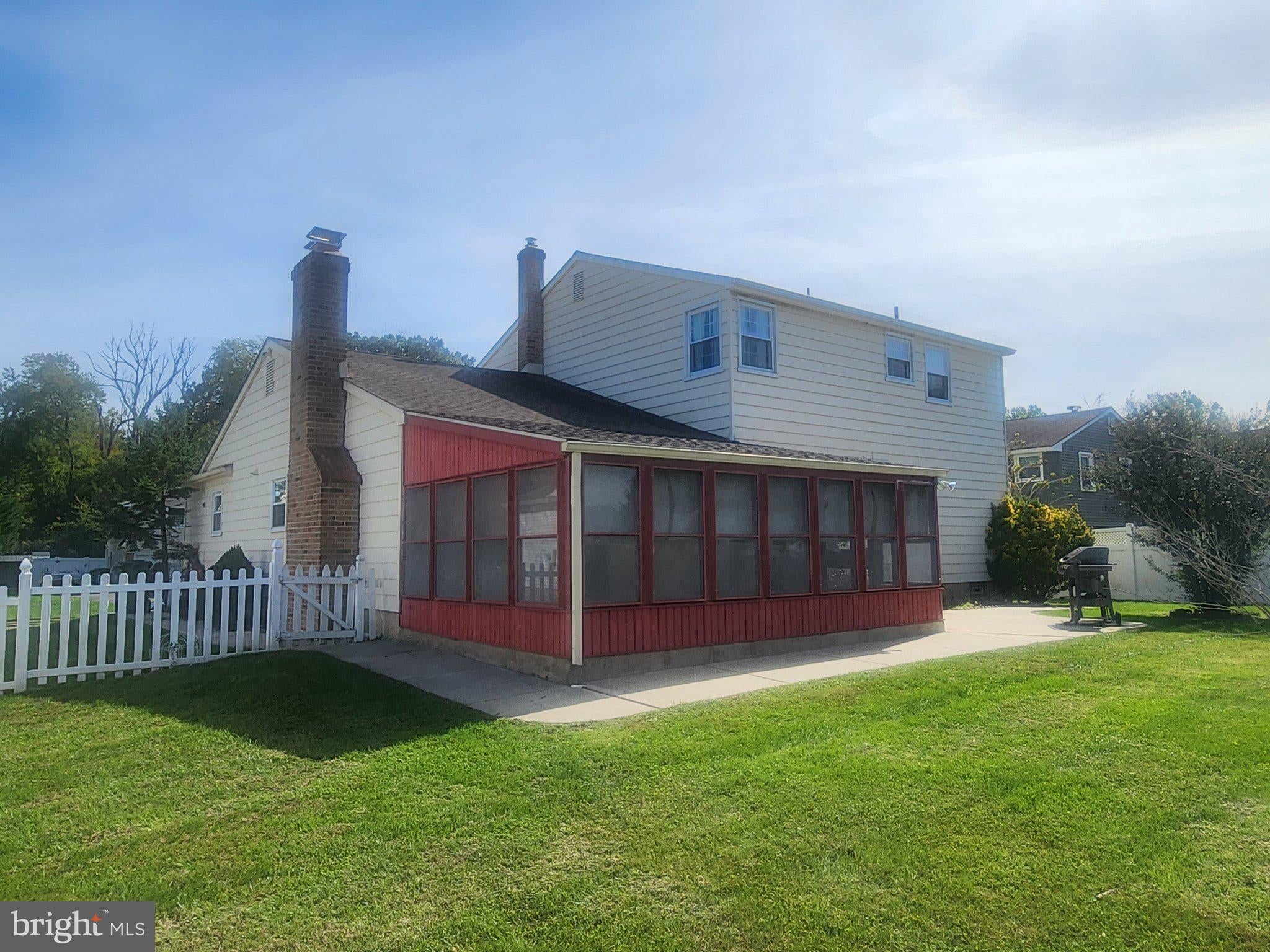 4 OVERINGTON AVENUE