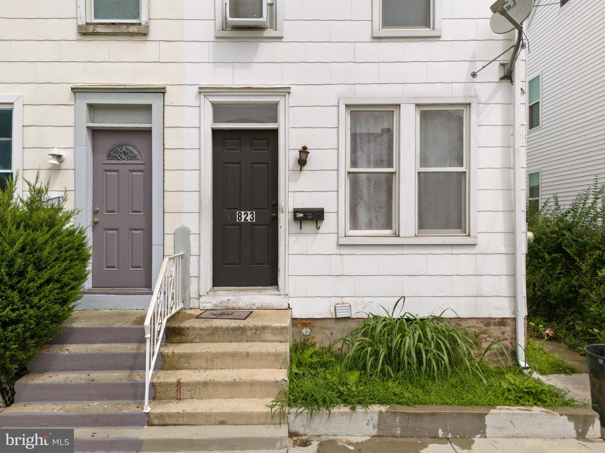 823 E POPLAR STREET