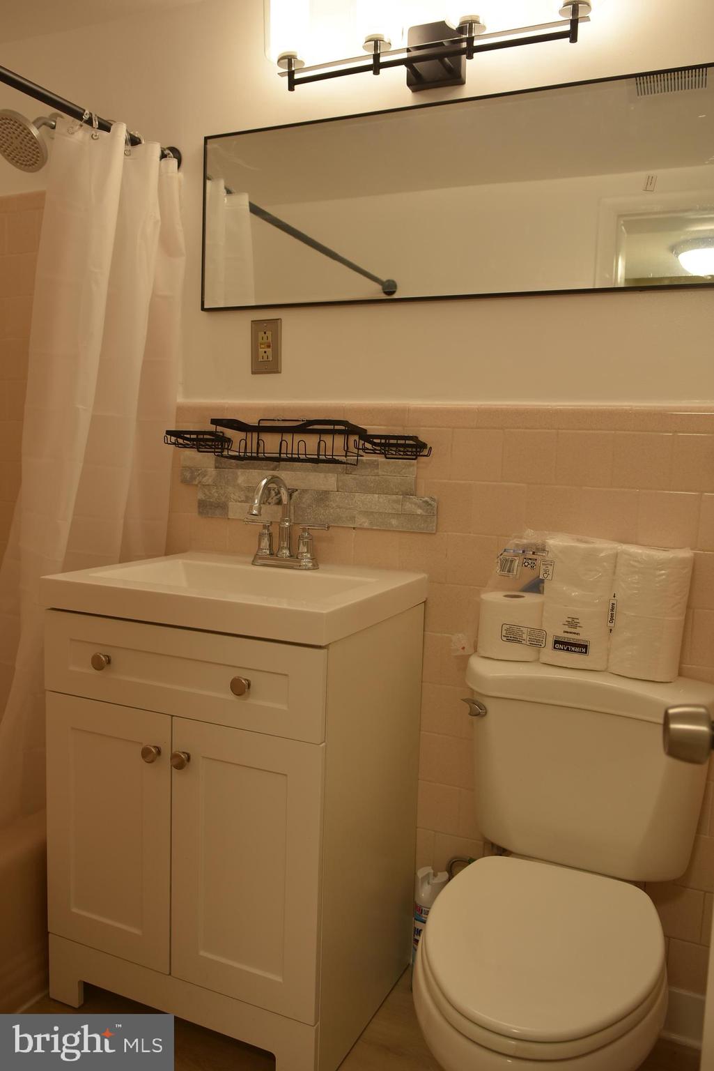 GEORGE MASON VILLAGE - Residential