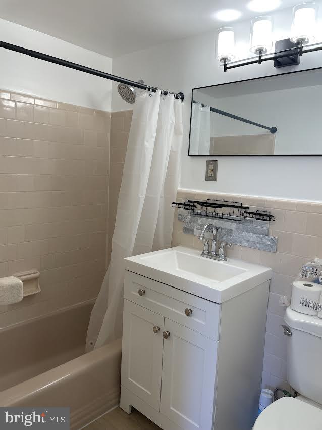 GEORGE MASON VILLAGE - Residential