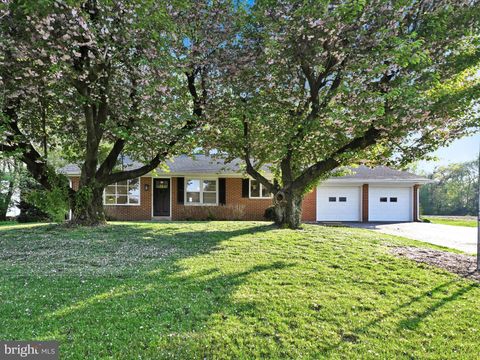 Photo of 662 PROSPECT RD, MANHEIM, PA 17545 (MLS # PALA2033428)