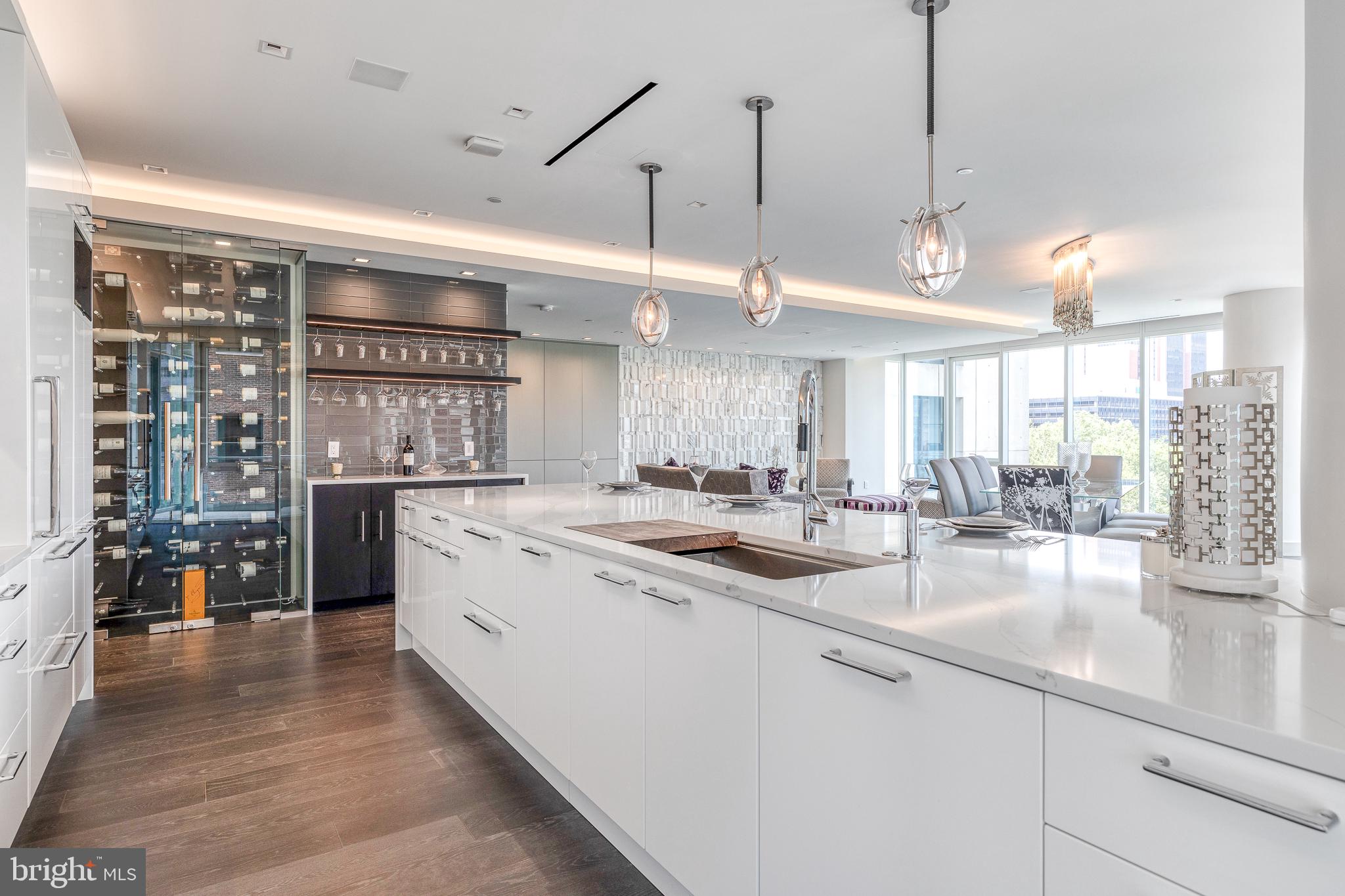 SOCIETY HILL - Residential
