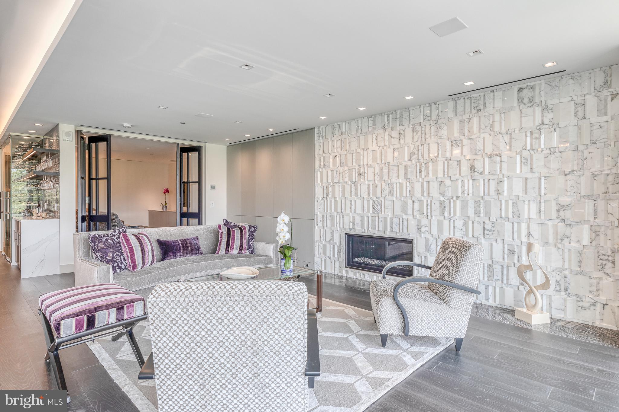 SOCIETY HILL - Residential