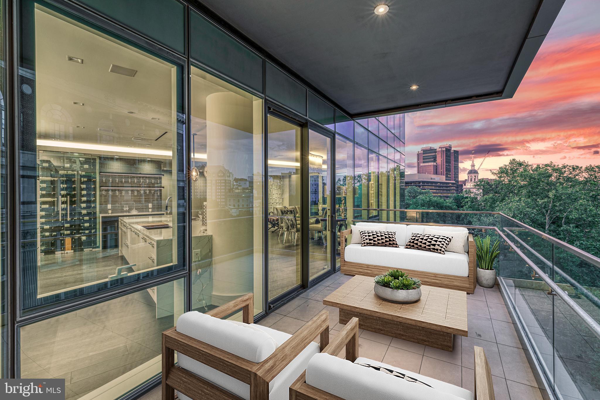 SOCIETY HILL - Residential