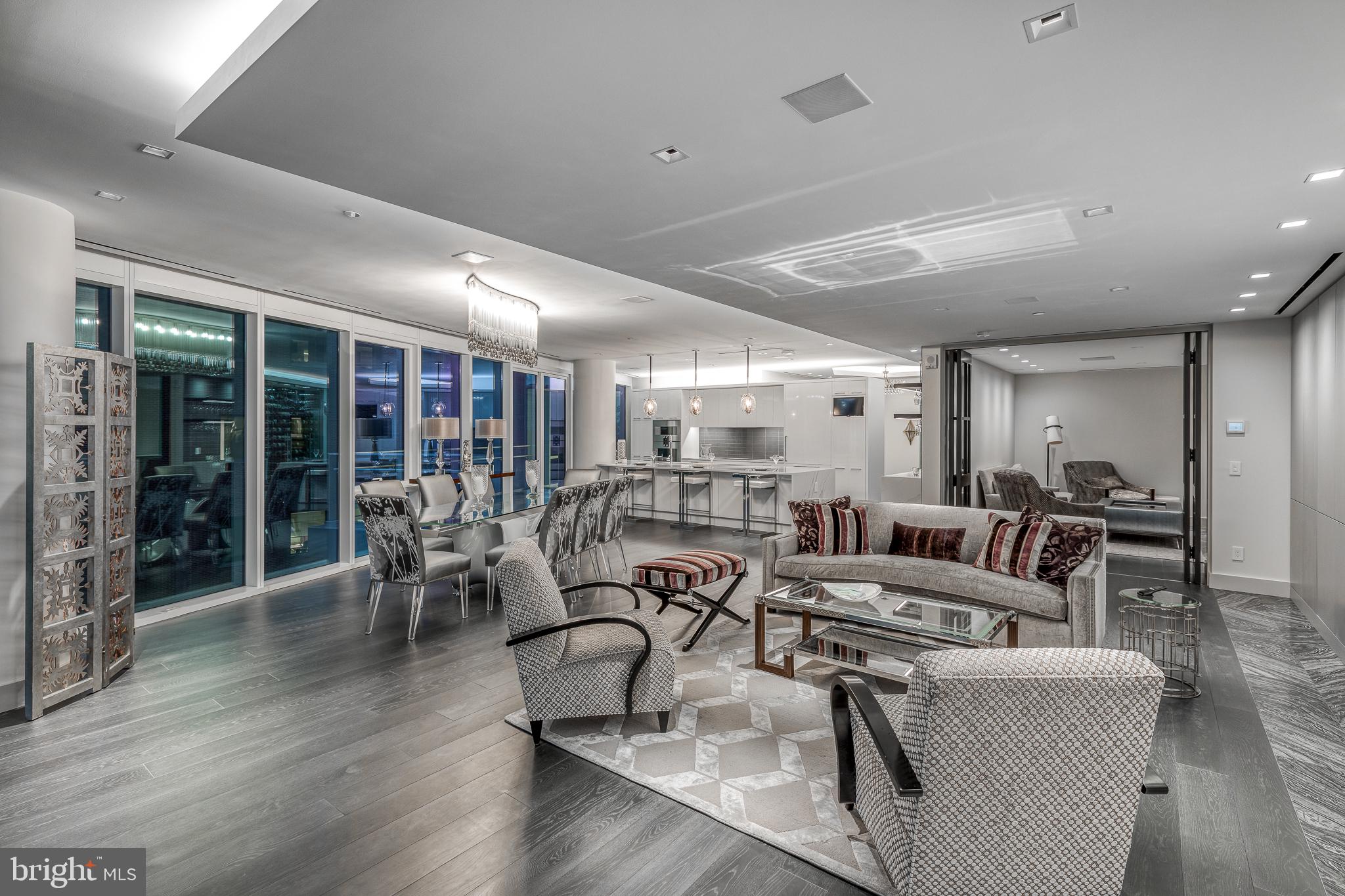 SOCIETY HILL - Residential