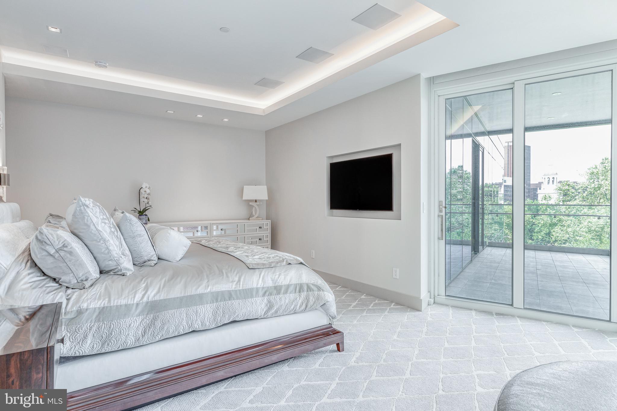 SOCIETY HILL - Residential