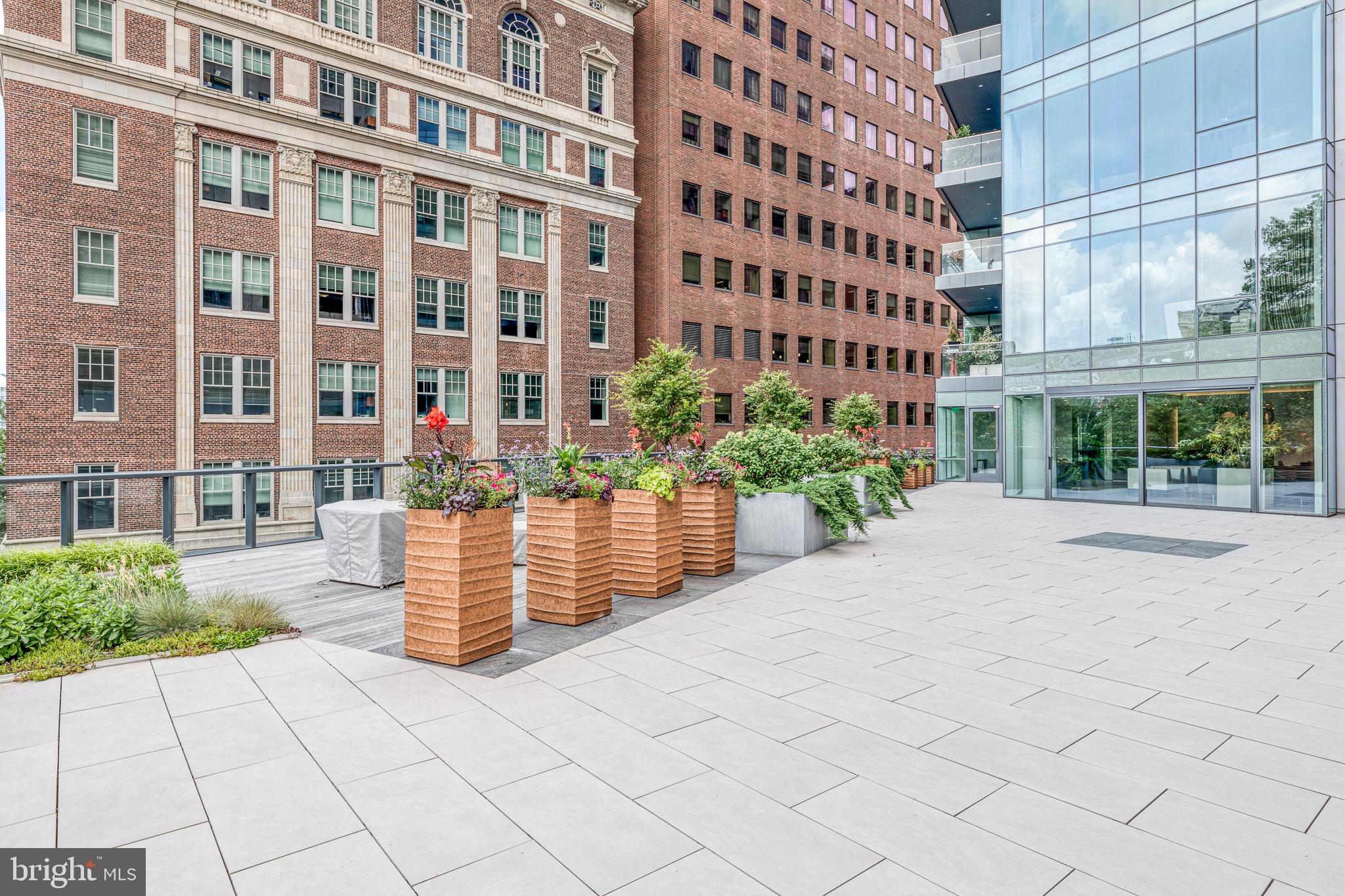 SOCIETY HILL - Residential