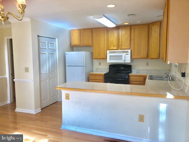 BRINKLEY PARK TOWN - Residential Lease