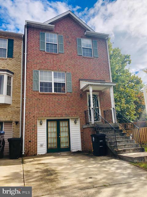 BRINKLEY PARK TOWN - Residential Lease