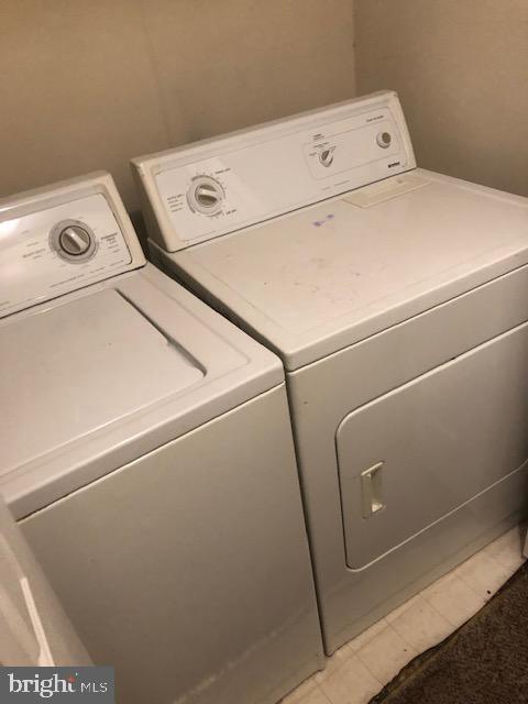 BRINKLEY PARK TOWN - Residential Lease