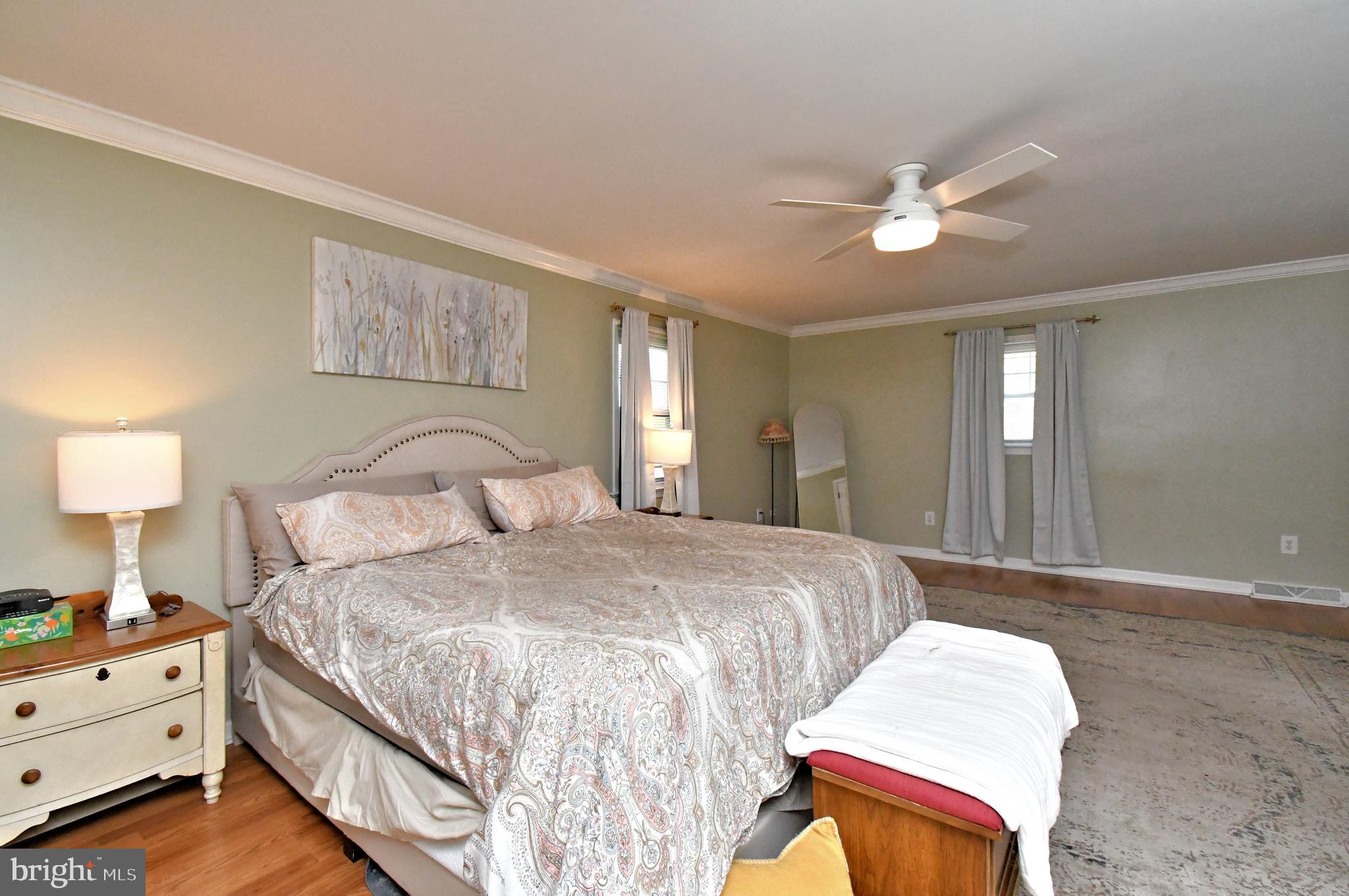 MAKEFIELD MANOR - Residential