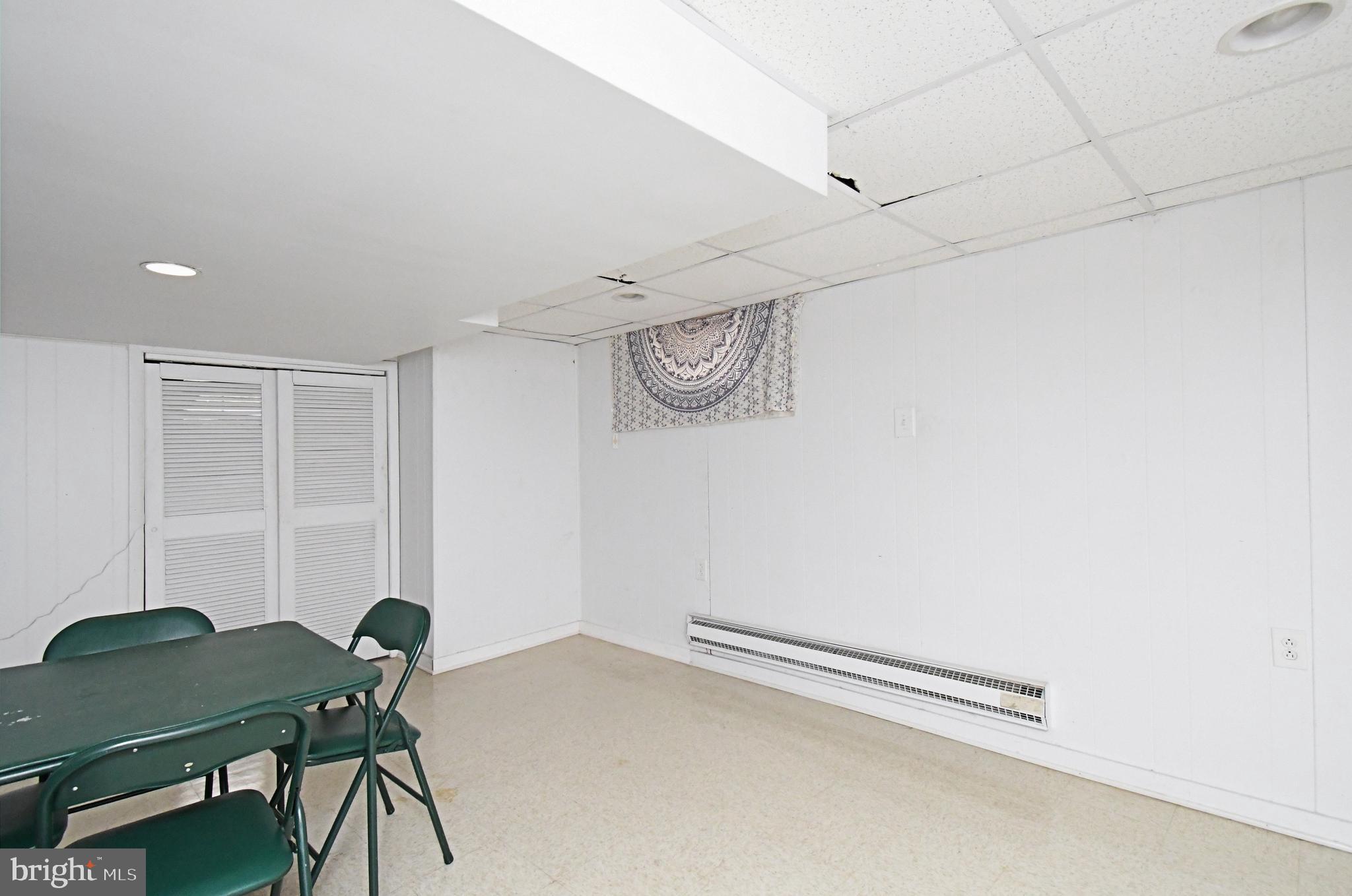 MAKEFIELD MANOR - Residential