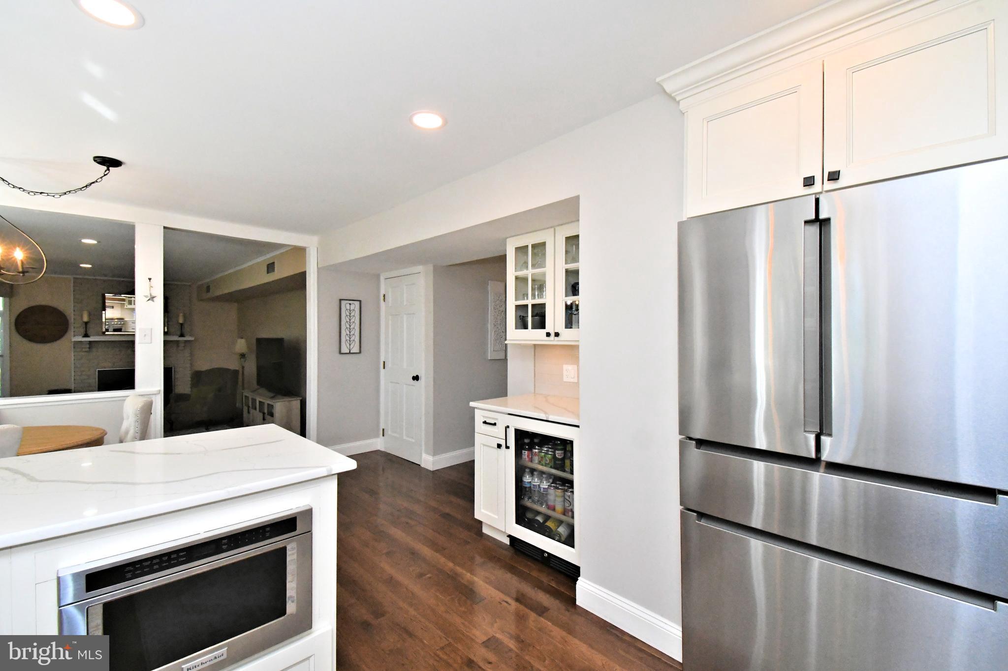 MAKEFIELD MANOR - Residential