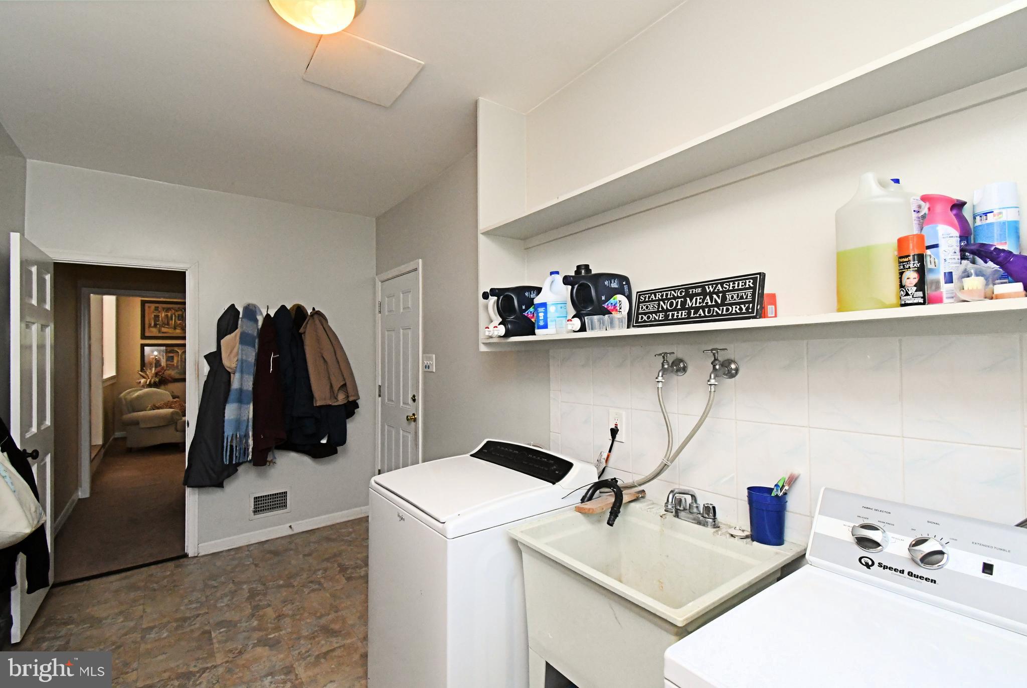 MAKEFIELD MANOR - Residential