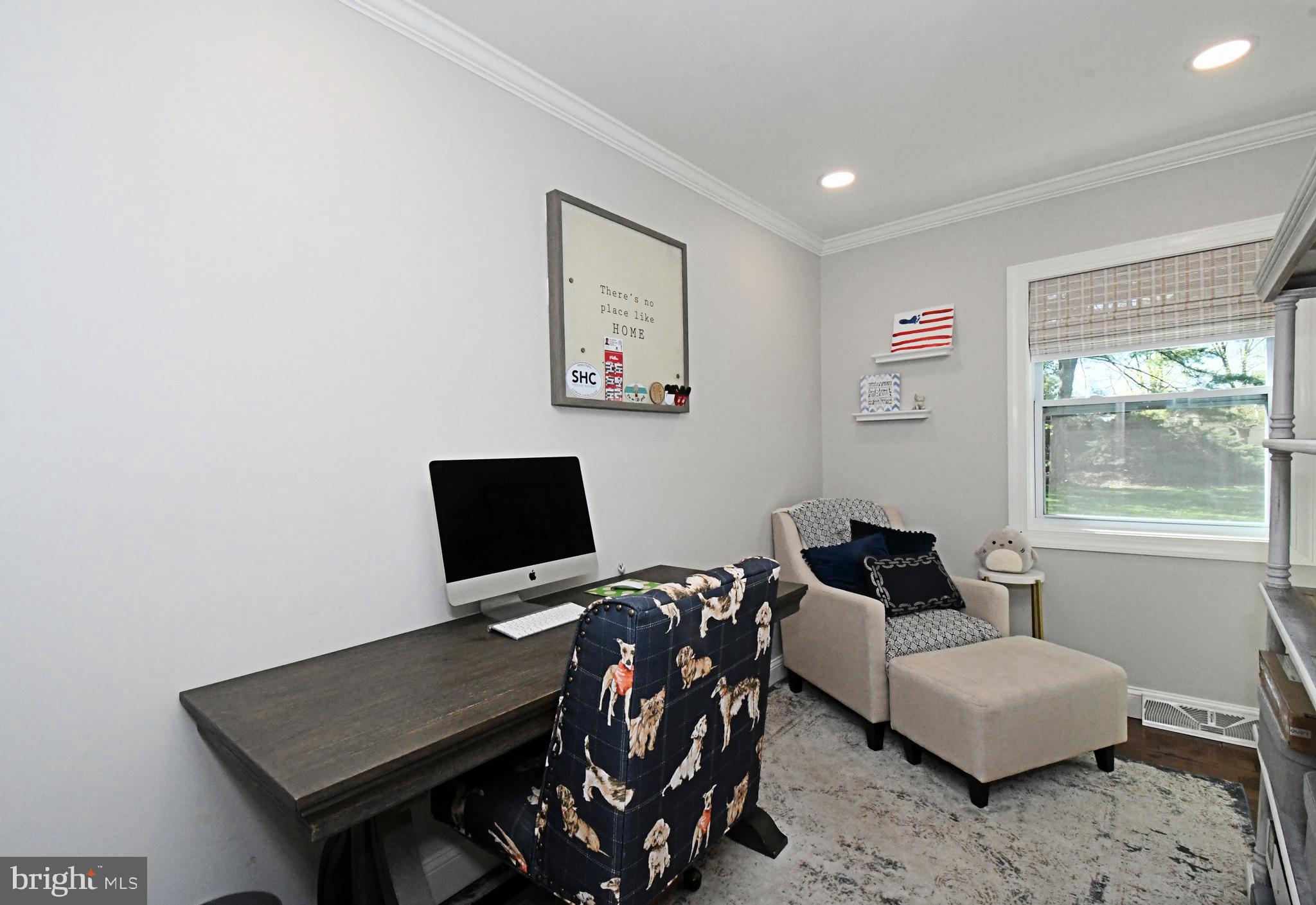 MAKEFIELD MANOR - Residential