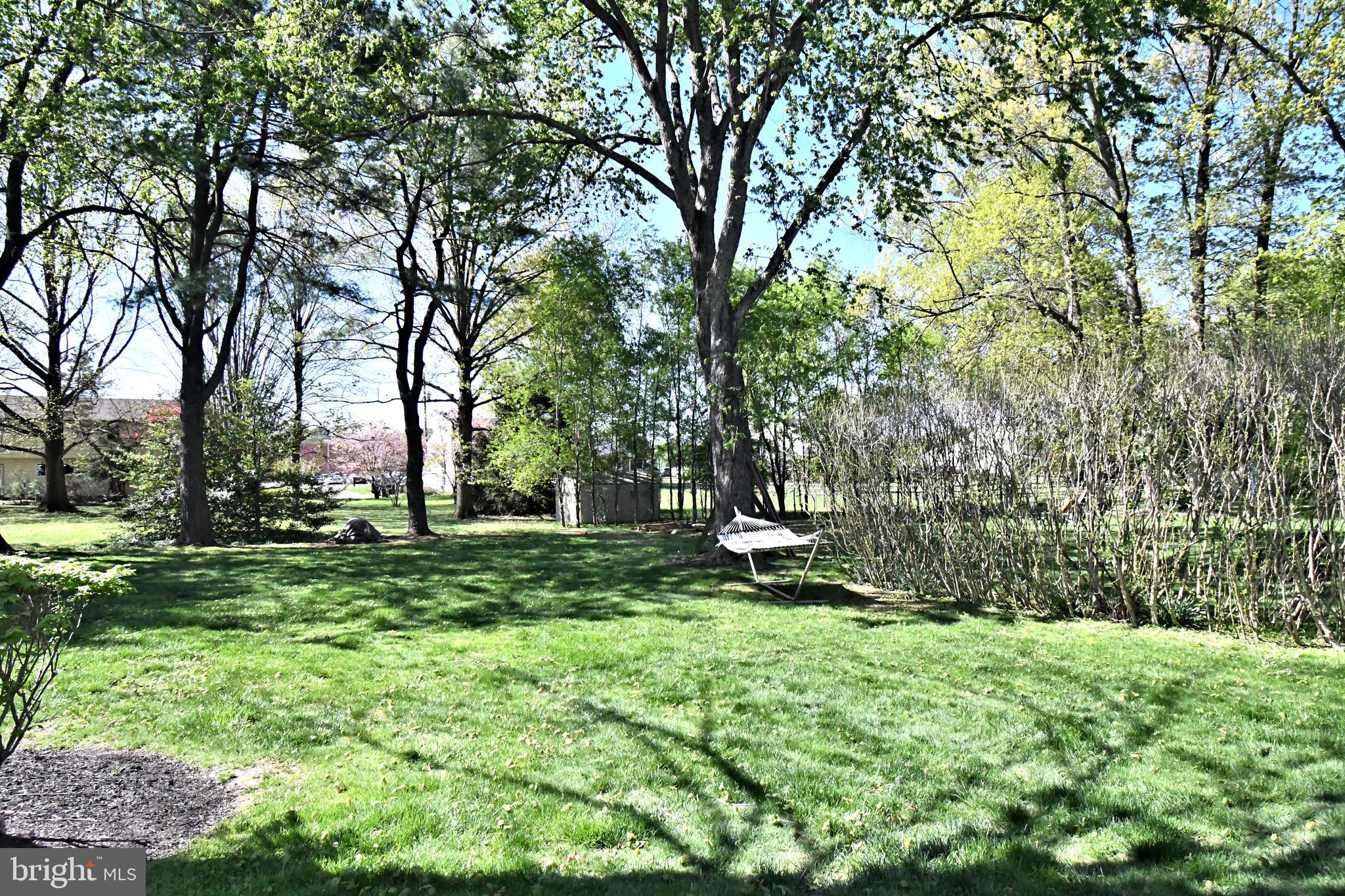 MAKEFIELD MANOR - Residential