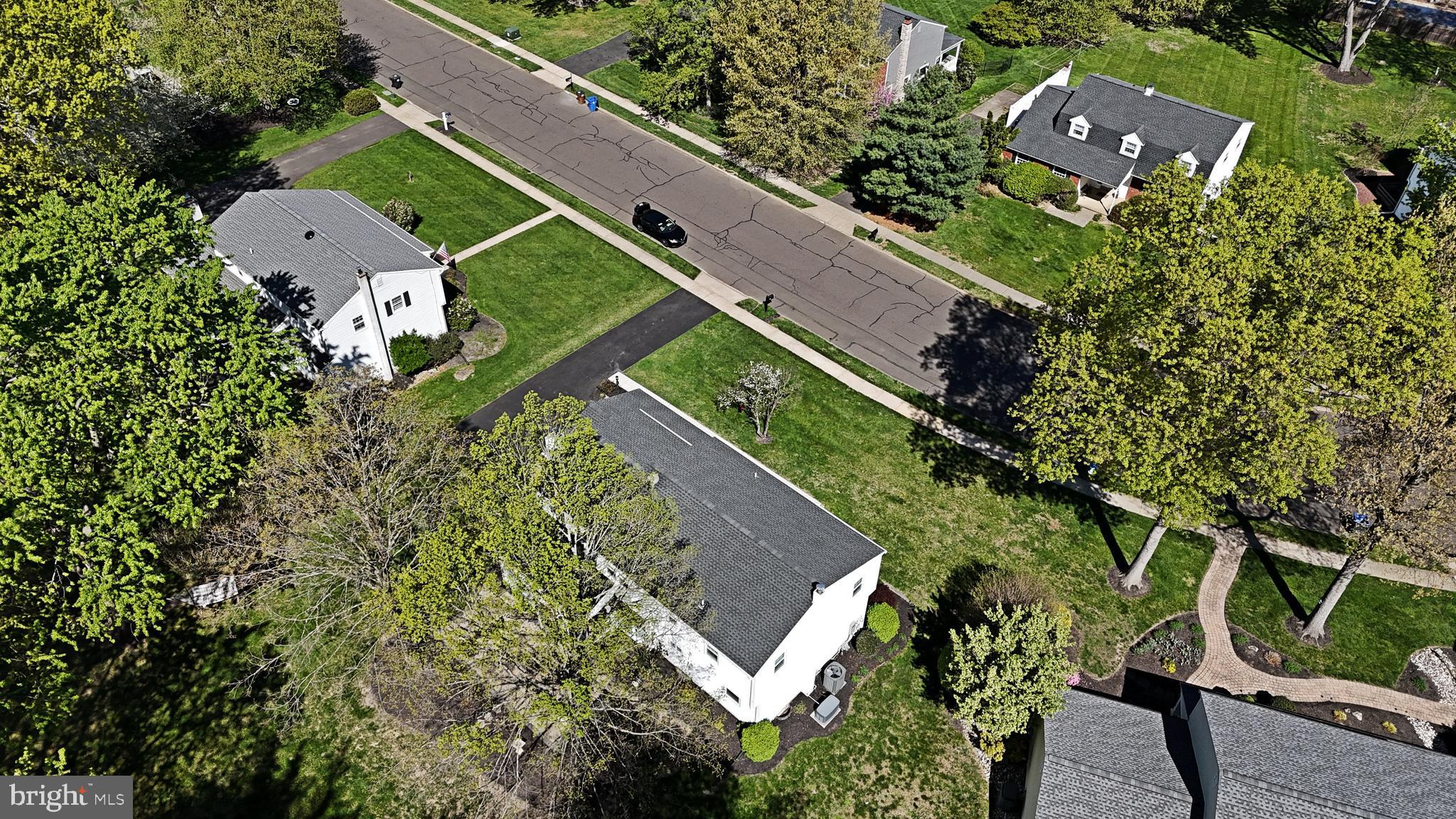 MAKEFIELD MANOR - Residential