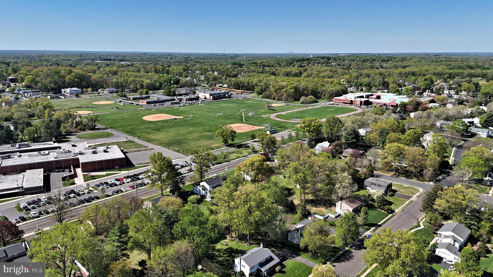 MAKEFIELD MANOR - Residential