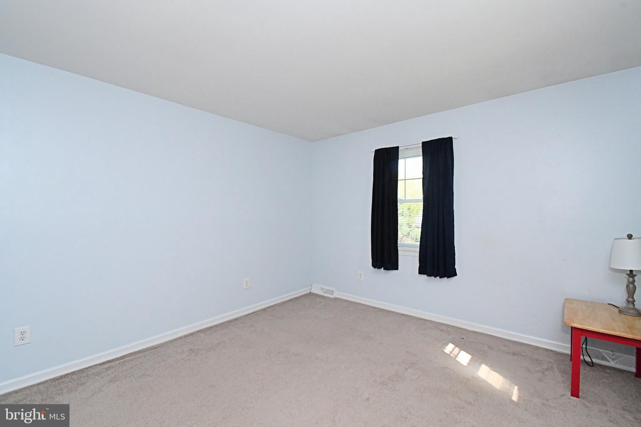 MAKEFIELD MANOR - Residential