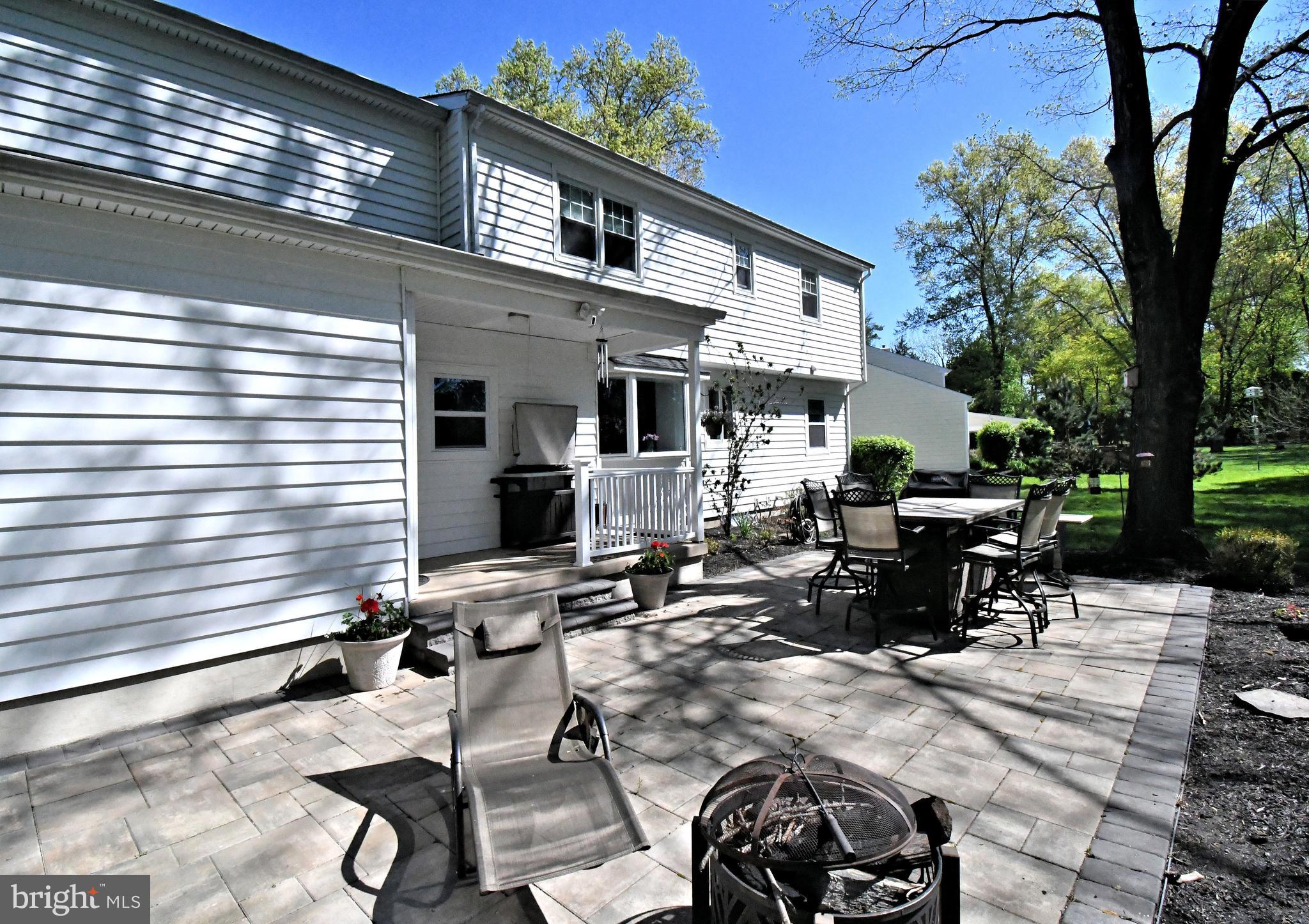 MAKEFIELD MANOR - Residential