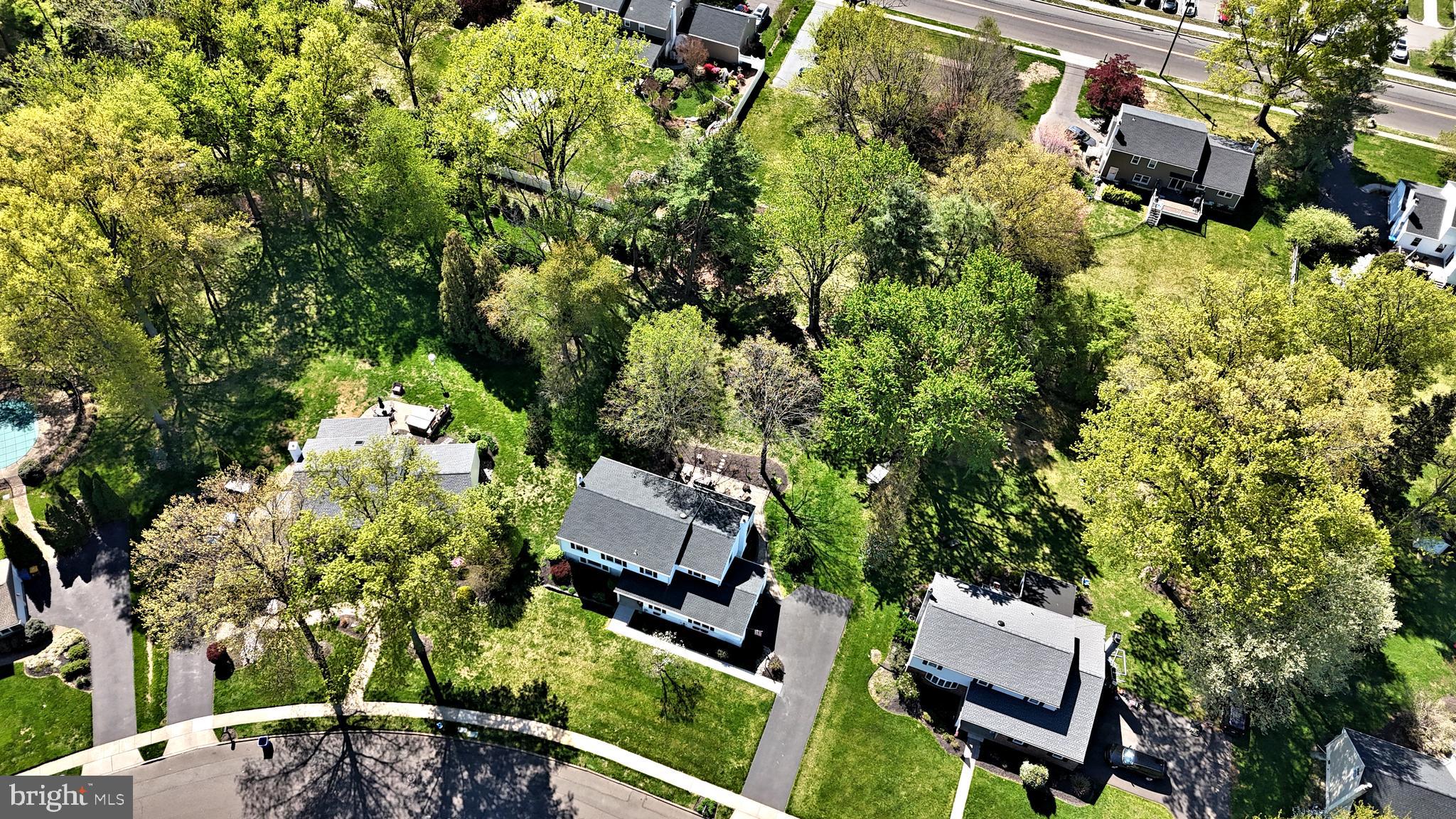 MAKEFIELD MANOR - Residential