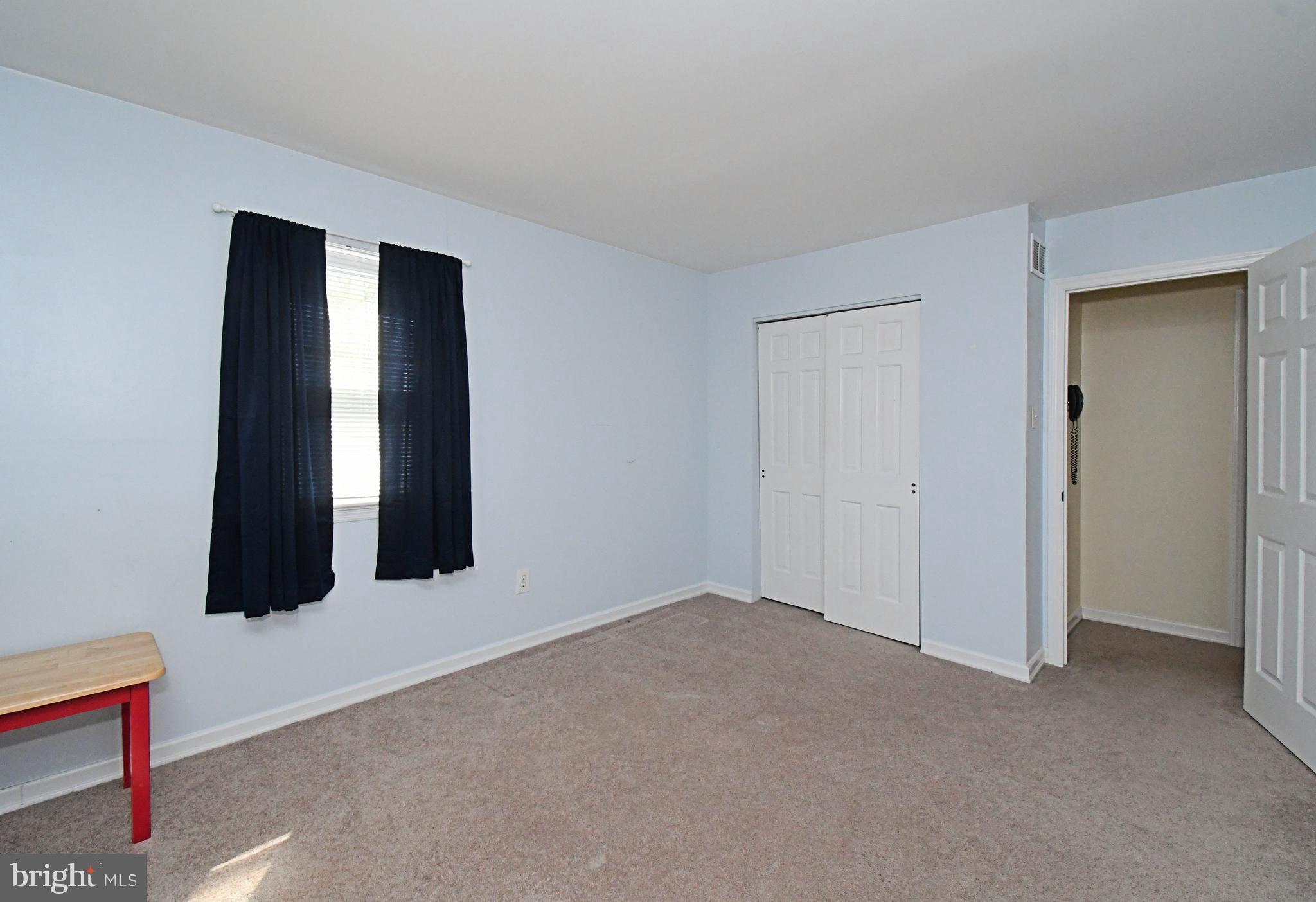 MAKEFIELD MANOR - Residential