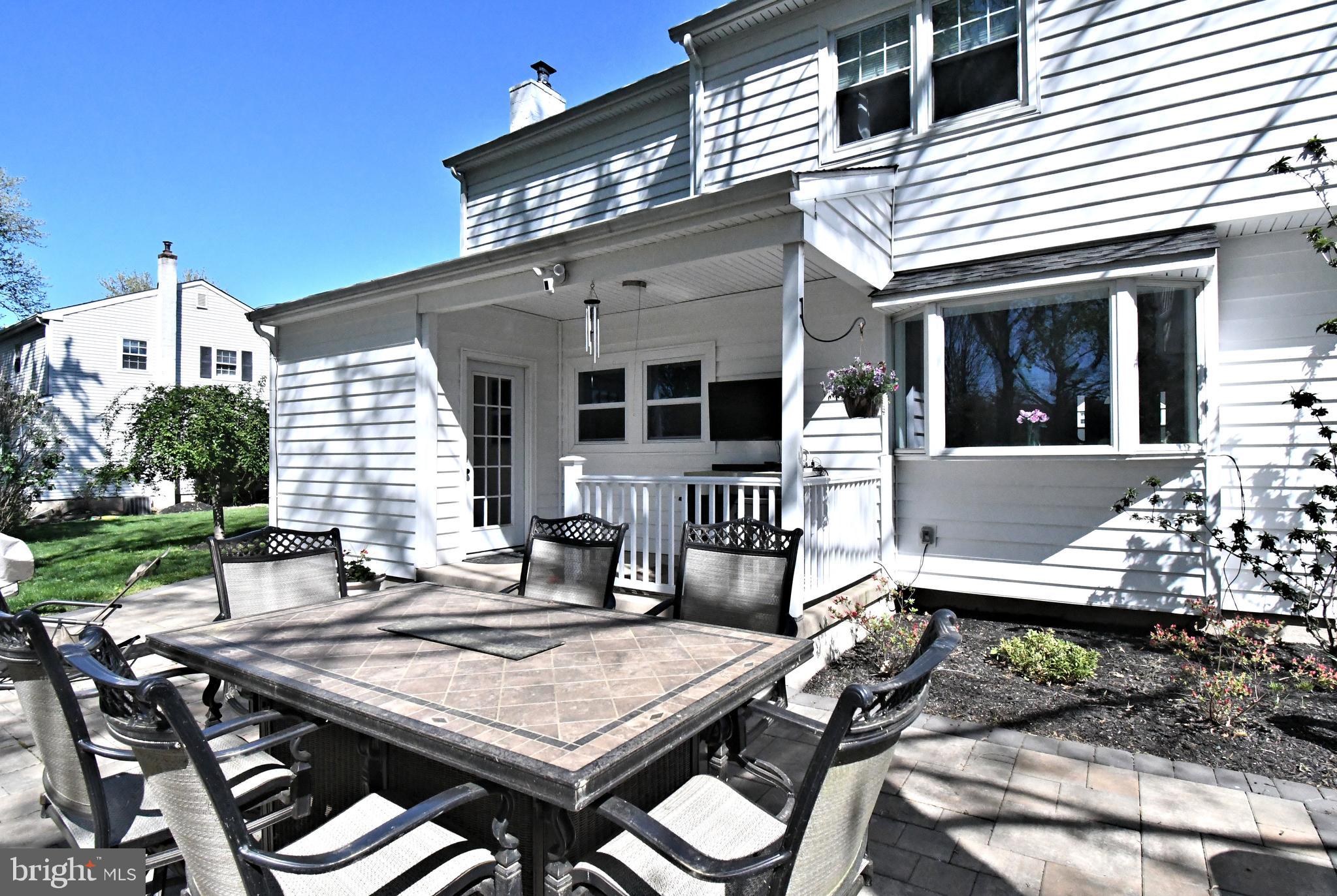 MAKEFIELD MANOR - Residential