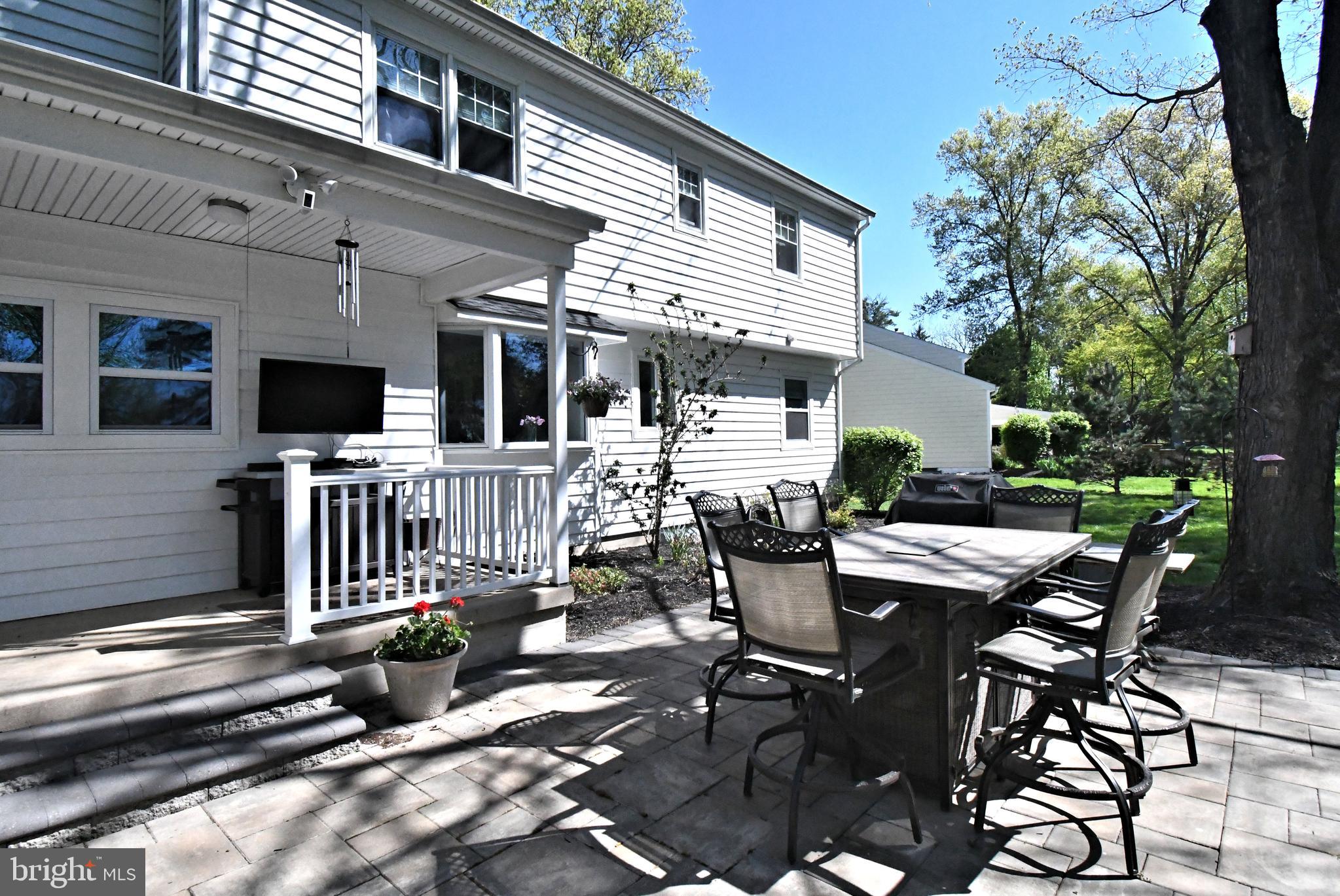 MAKEFIELD MANOR - Residential