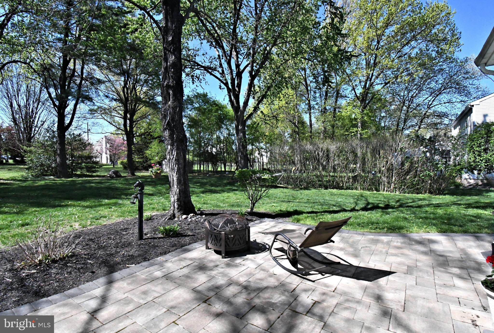 MAKEFIELD MANOR - Residential