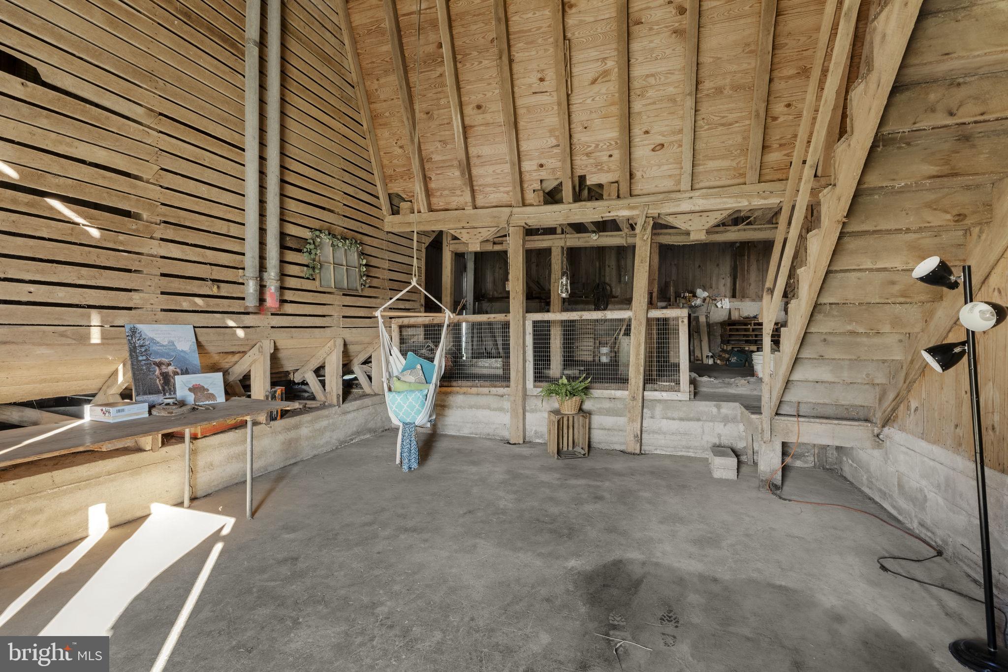 CLAY TOWNSHIP - Farm