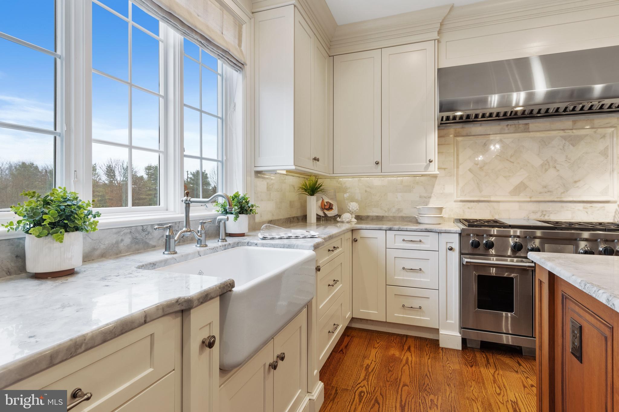 WHITE HORSE - Residential