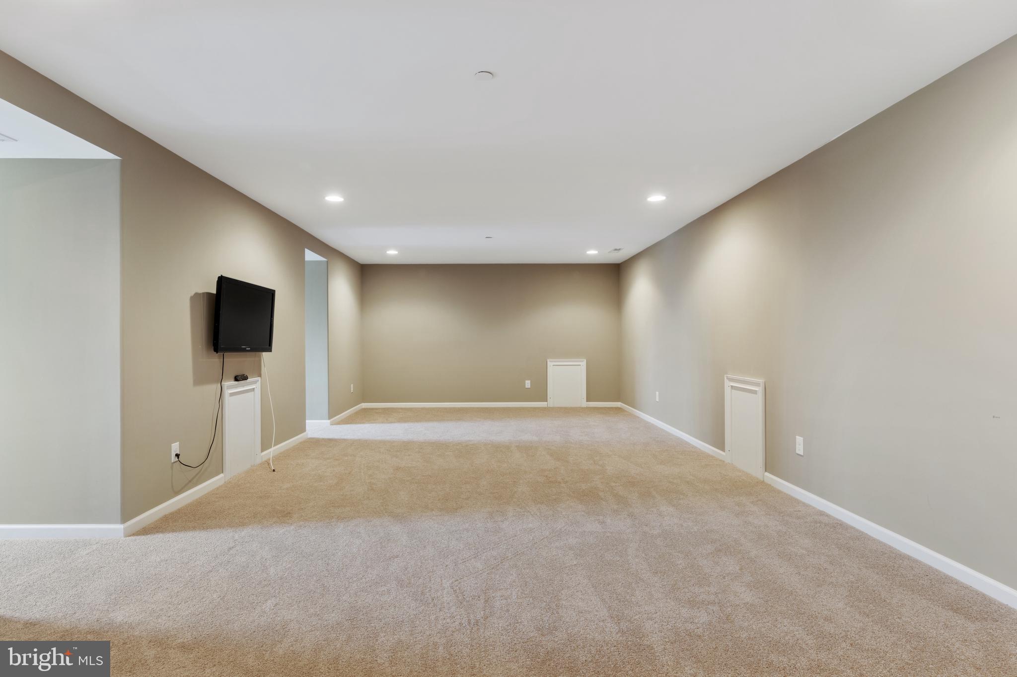 WHITE HORSE - Residential