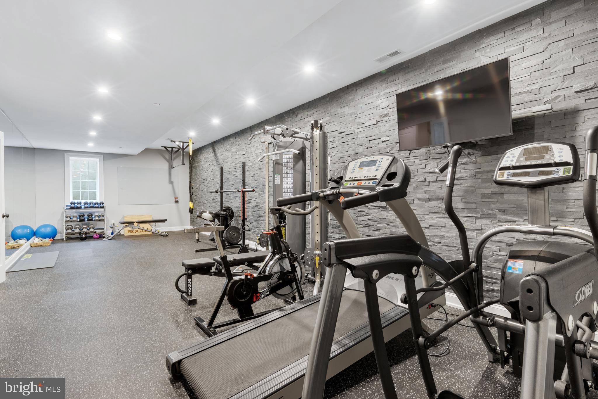 WHITE HORSE - Residential