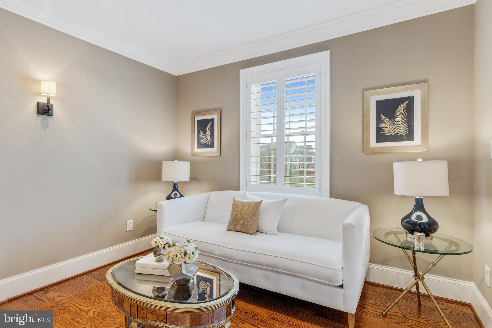 WHITE HORSE - Residential