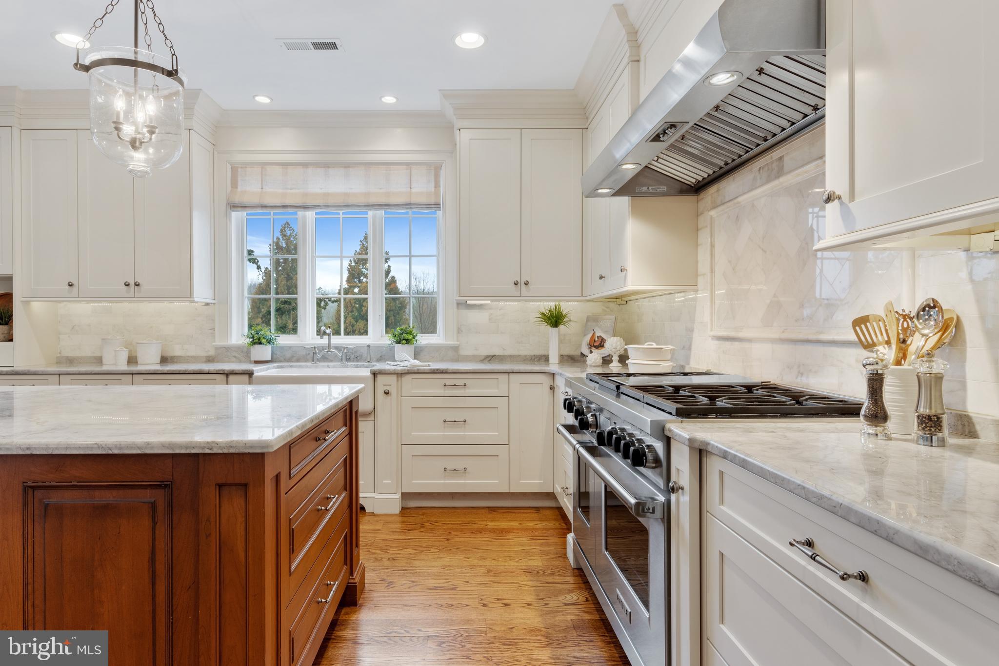 WHITE HORSE - Residential