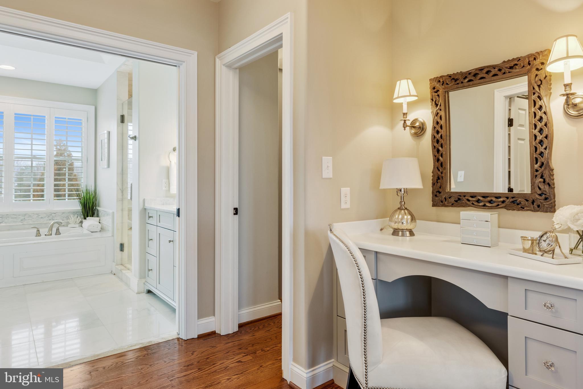 WHITE HORSE - Residential