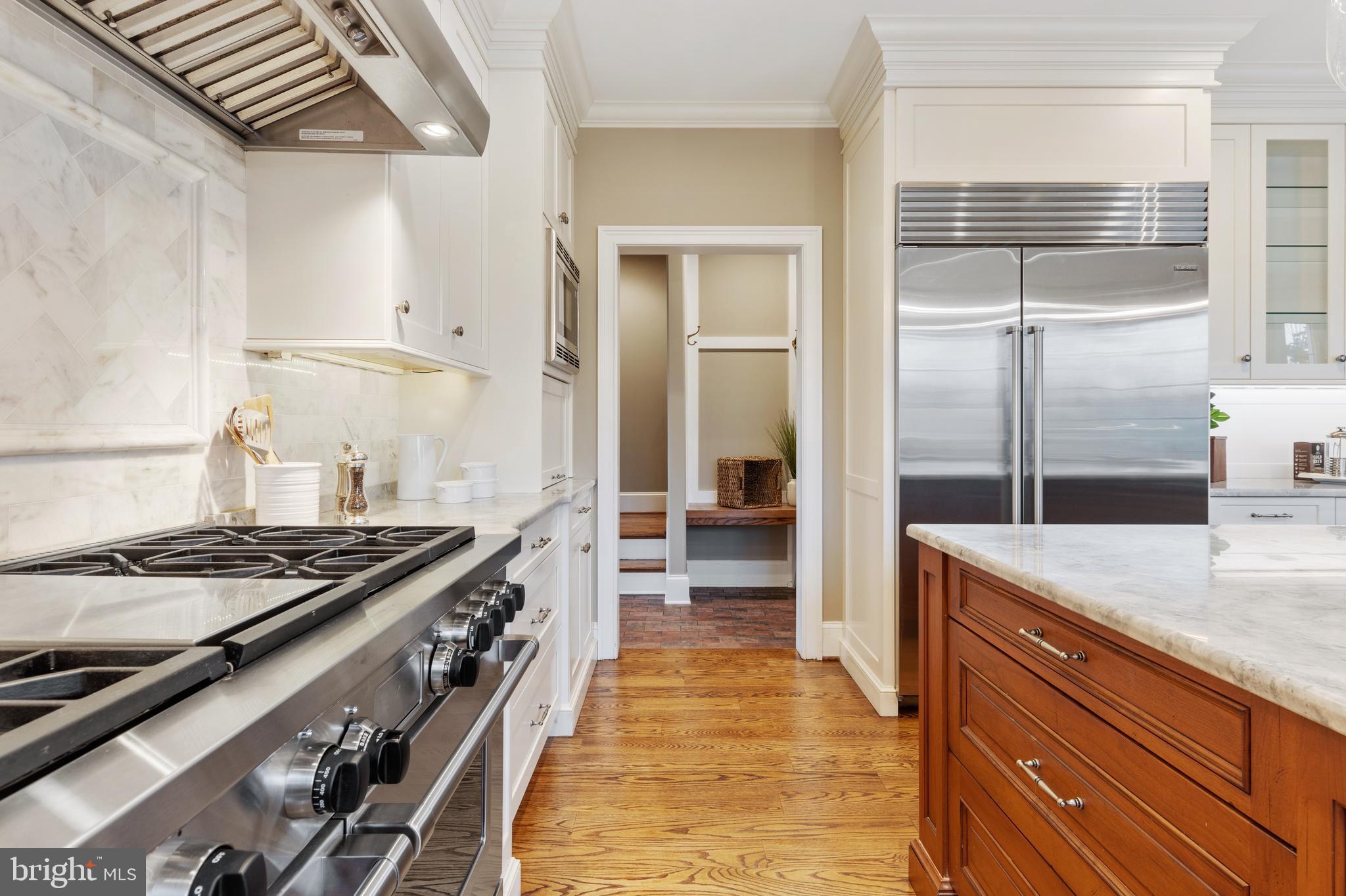 WHITE HORSE - Residential