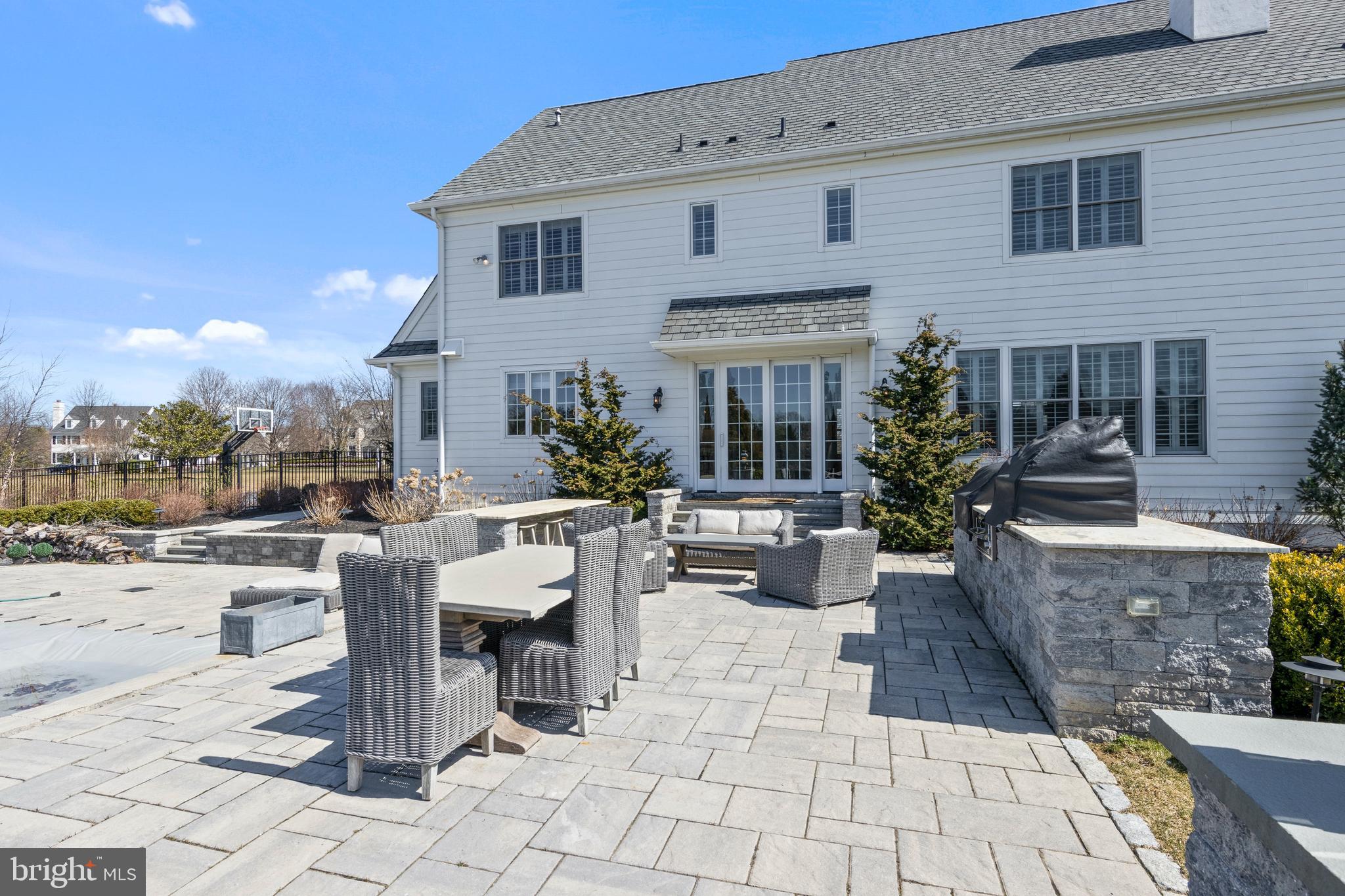 WHITE HORSE - Residential