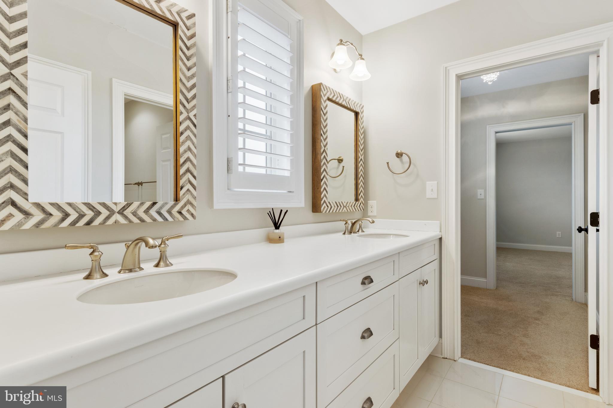 WHITE HORSE - Residential