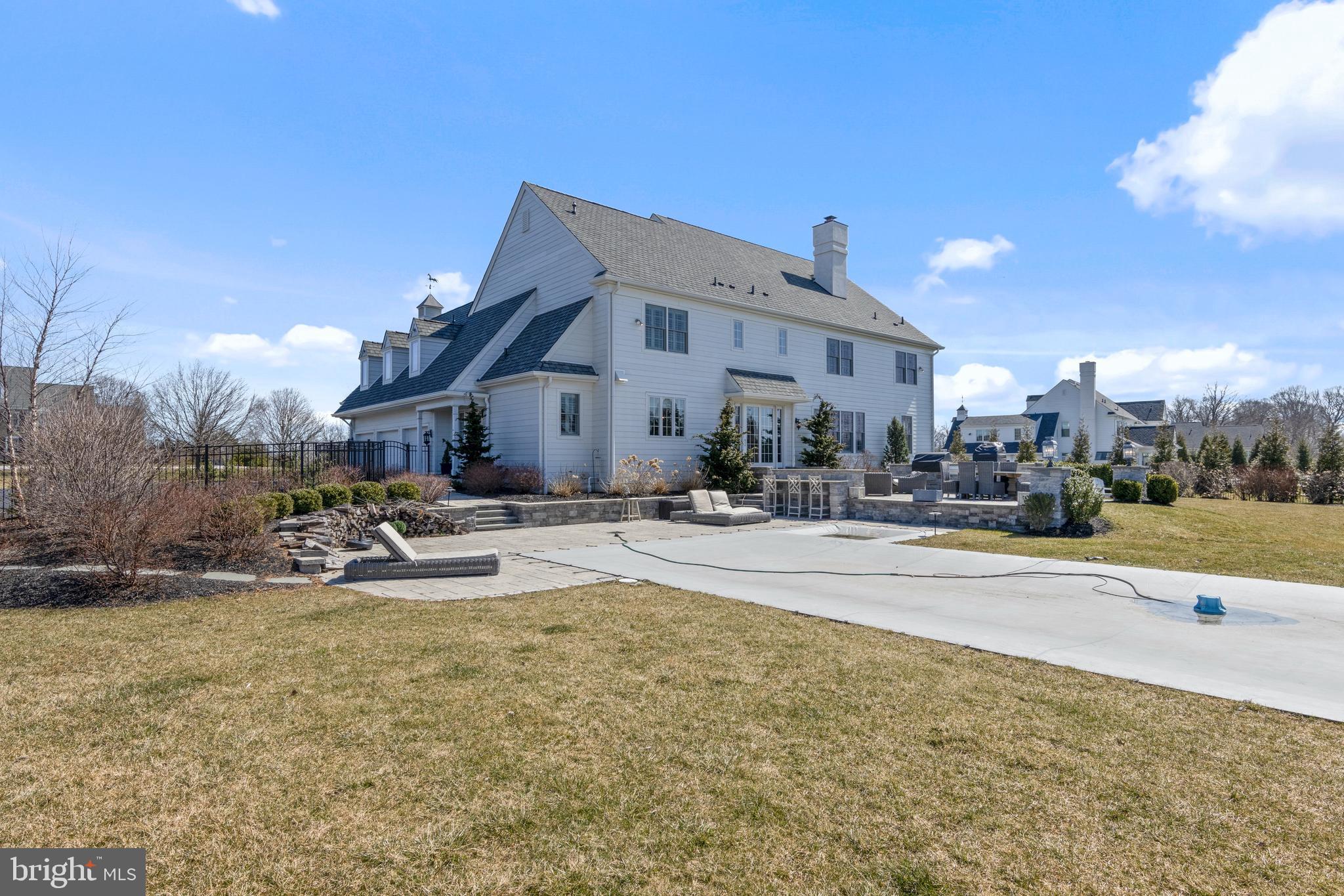 WHITE HORSE - Residential